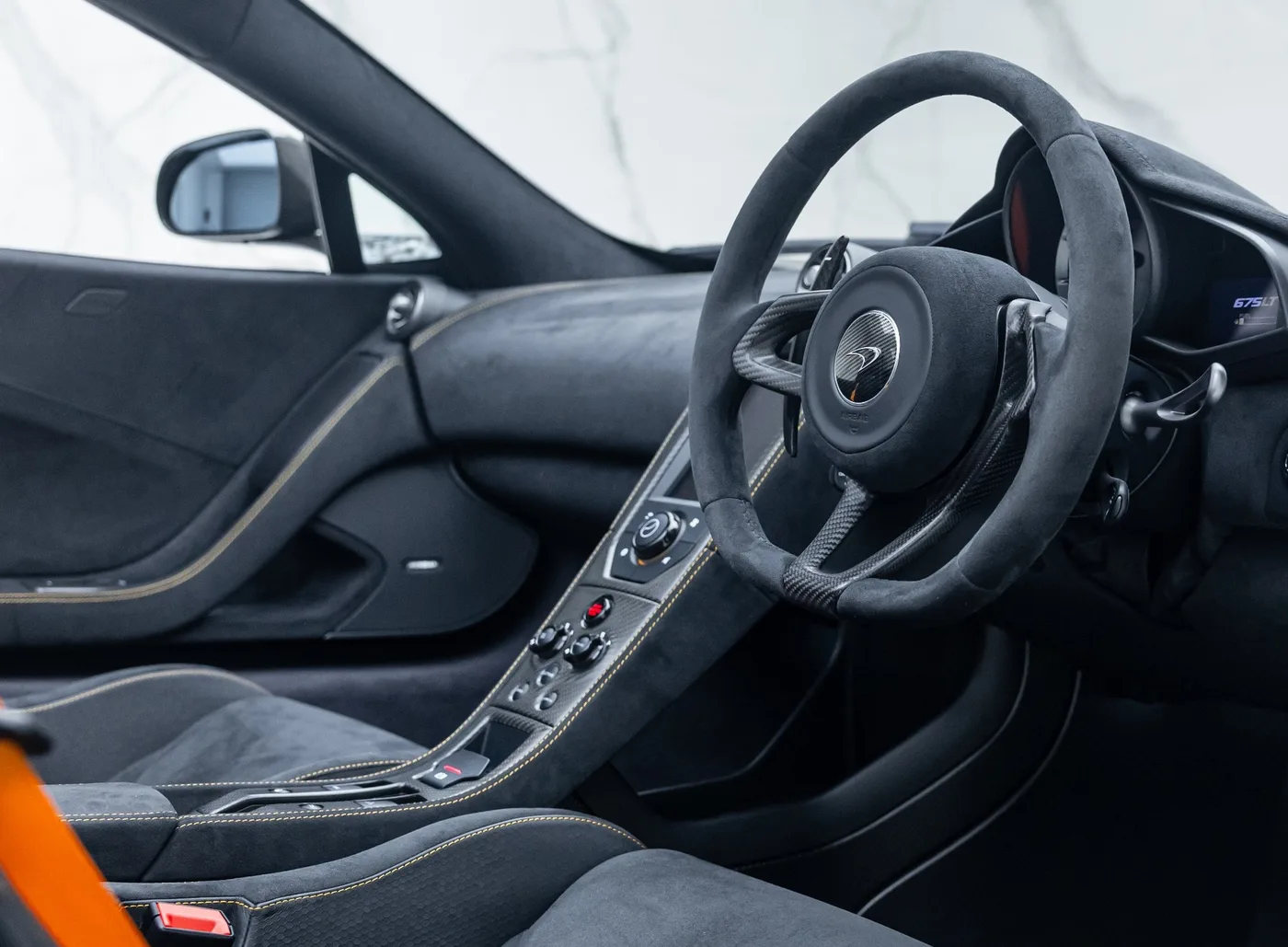 2017 McLaren 675LT Spider proposée par un concessionnaire spécialisé à Banstead, Royaume-Uni, photo 17 sur 25