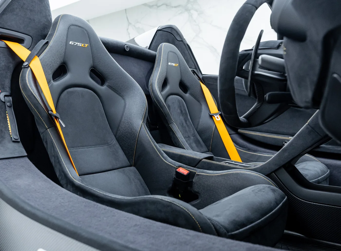 2017 McLaren 675LT Spider proposée par un concessionnaire spécialisé à Banstead, Royaume-Uni, photo 18 sur 25