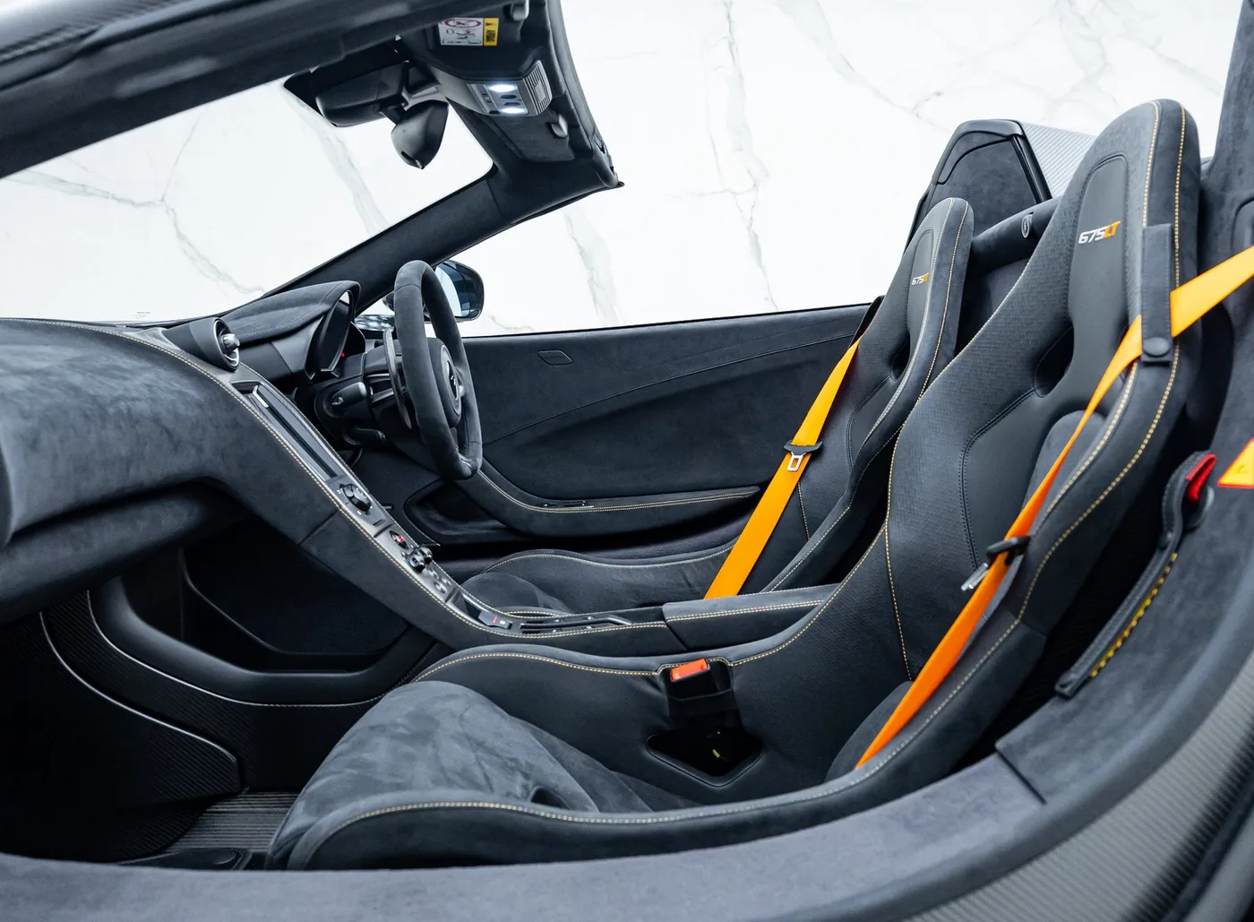 2017 McLaren 675LT Spider proposée par un concessionnaire spécialisé à Banstead, Royaume-Uni, photo 19 sur 25