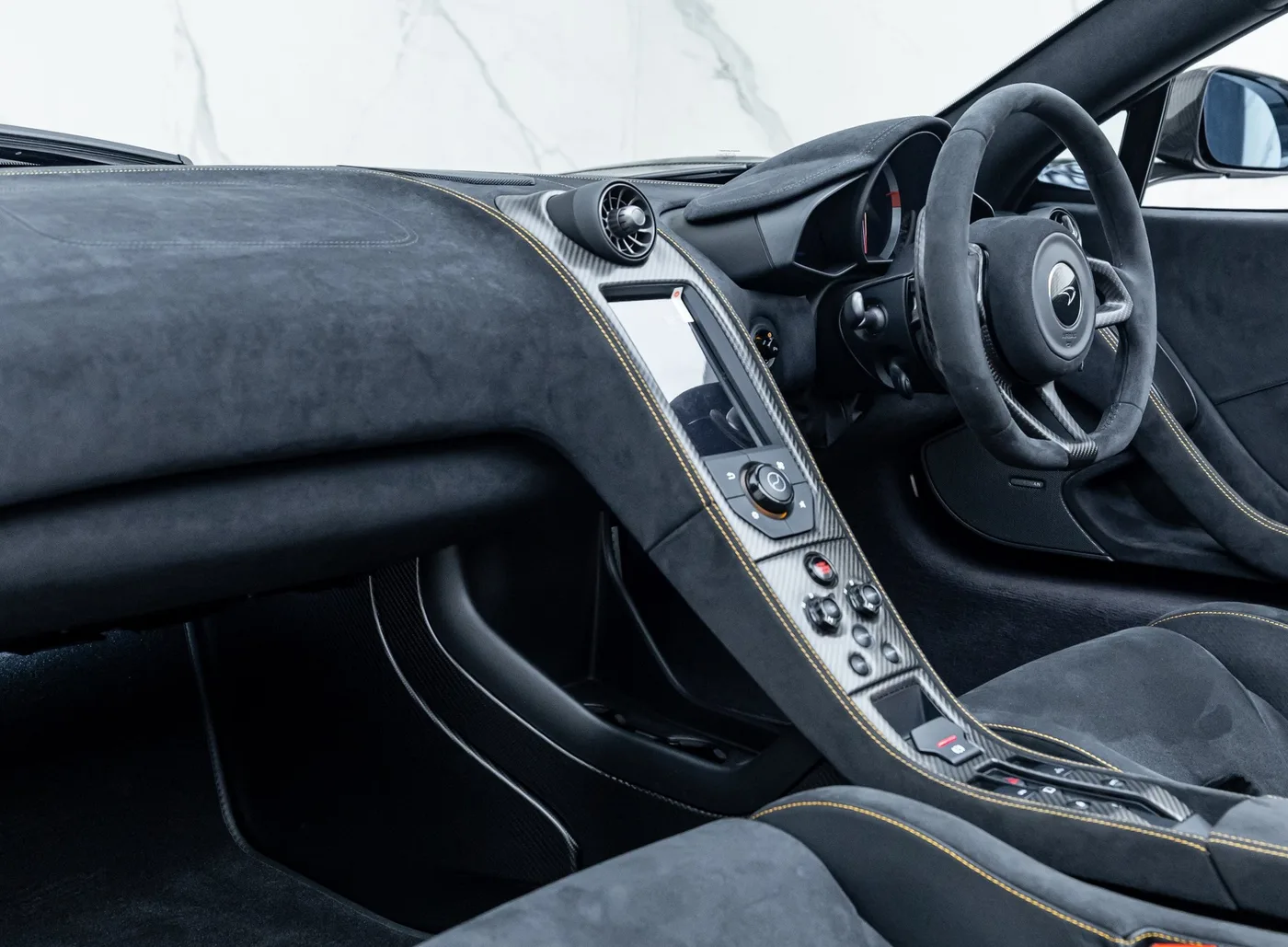2017 McLaren 675LT Spider proposée par un concessionnaire spécialisé à Banstead, Royaume-Uni, photo 20 sur 25