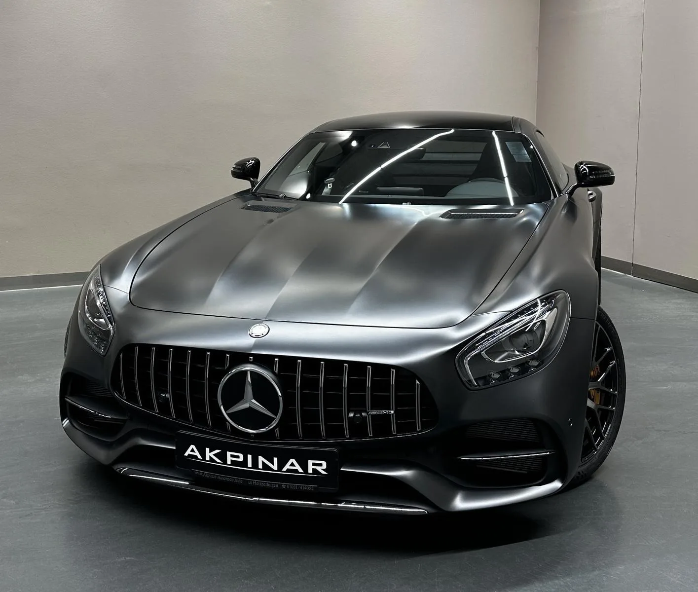 2017 Mercedes-AMG GT C Edition 50 proposée par un concessionnaire spécialisé à Holzgerlingen, Allemagne, photo principale