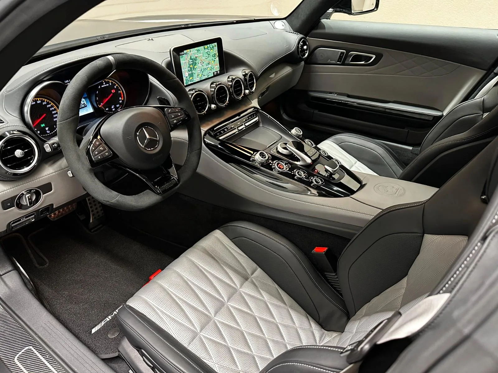 2017 Mercedes-AMG GT C Edition 50, 14/27