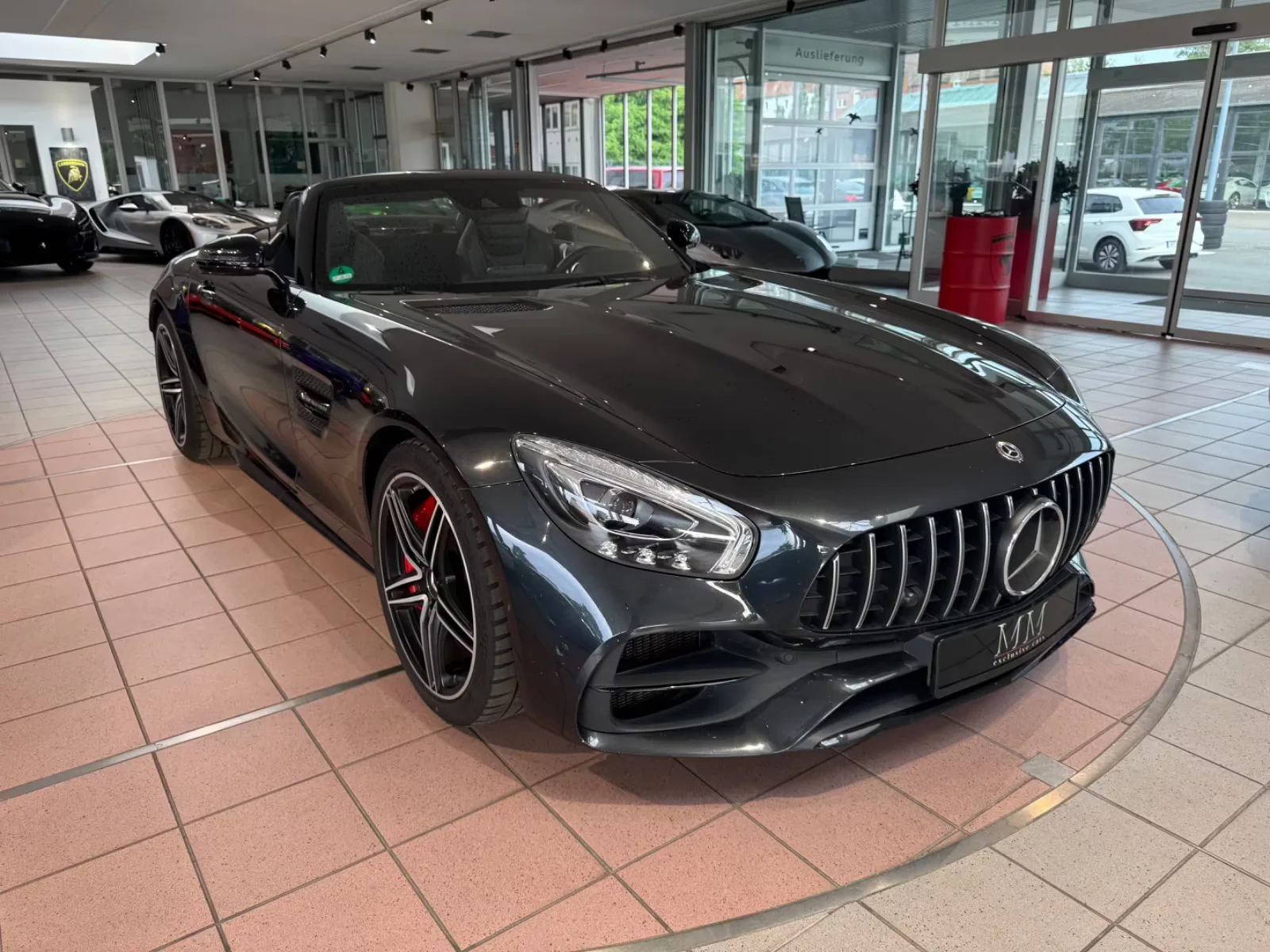 2017 Mercedes-AMG GT C Roadster proposée par un concessionnaire spécialisé à Hannover, Allemagne, photo principale