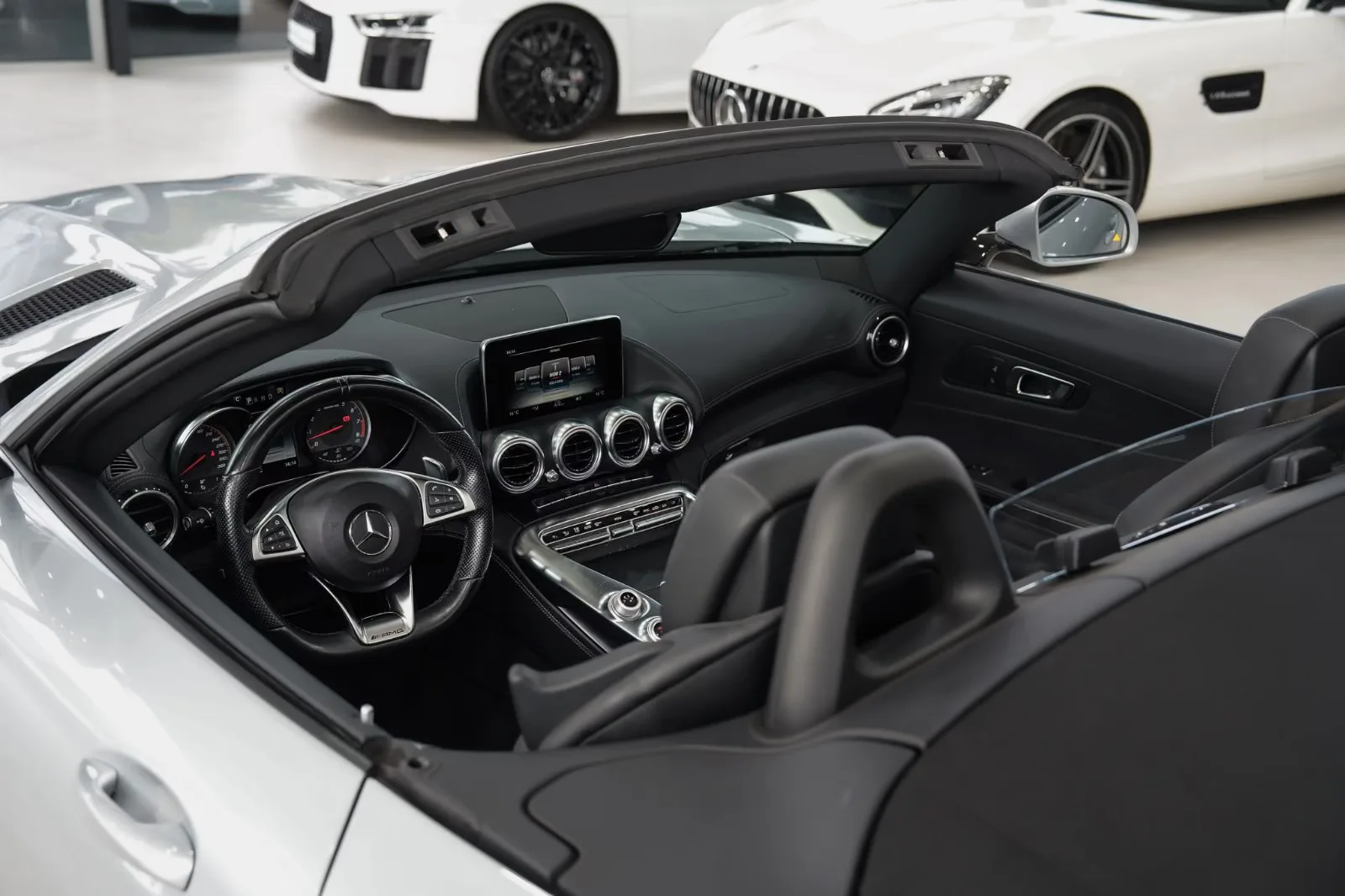 2017 Mercedes-AMG GT Roadster, 13/30