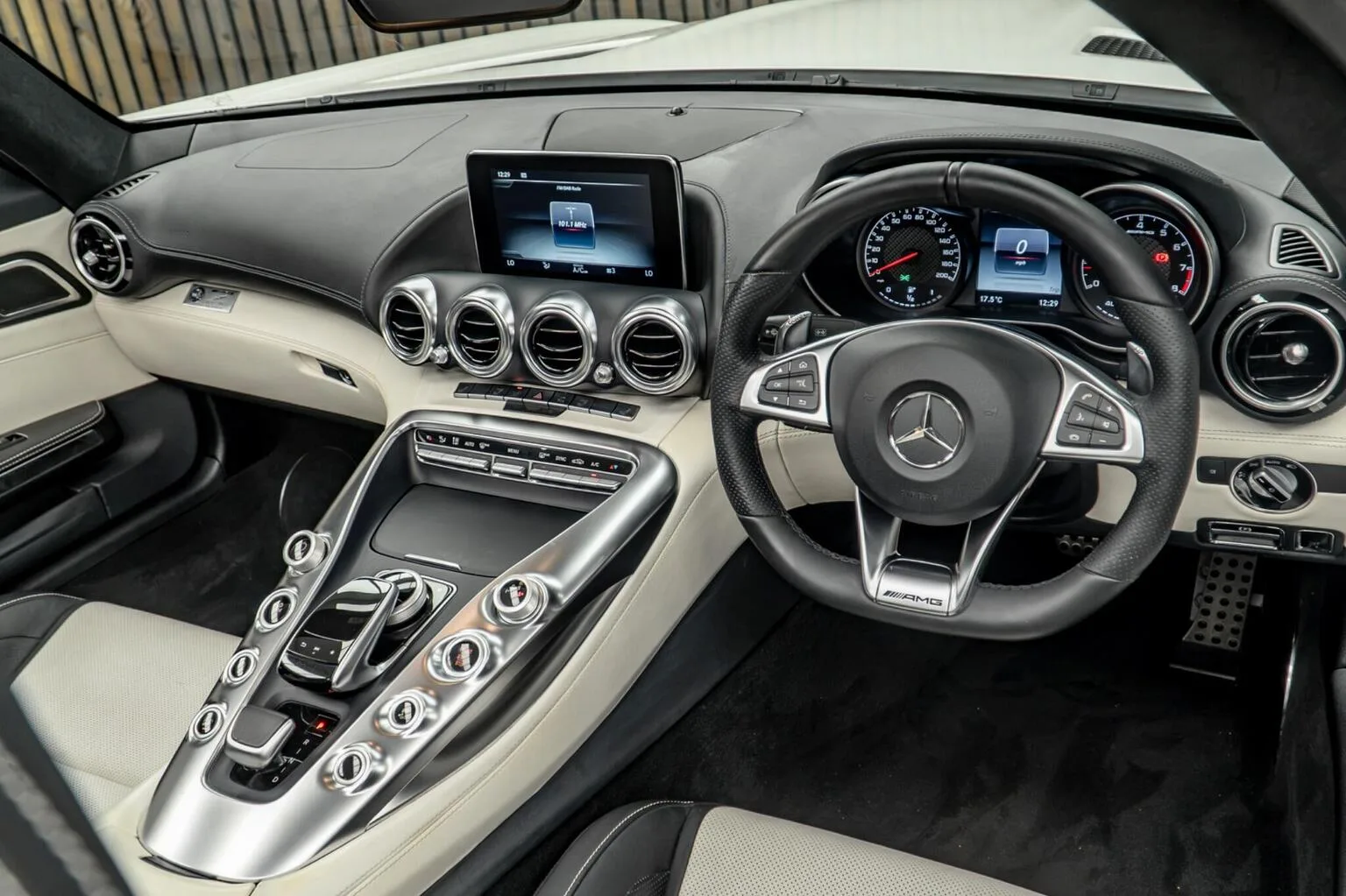 2017 Mercedes-AMG GT Roadster, 23/30