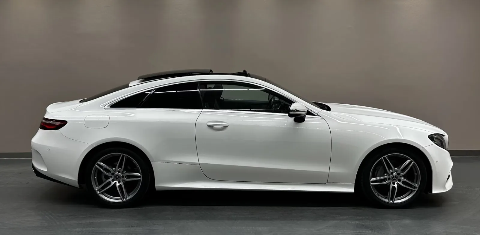 2017 Mercedes-Benz E 200 Coupé, AMG Line, 6/22