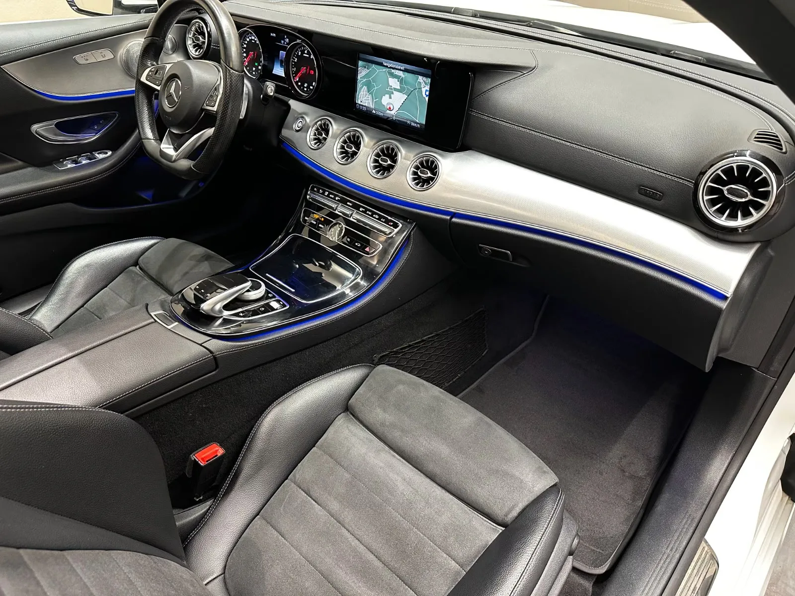 2017 Mercedes-Benz E 200 Coupé, AMG Line, 17/22