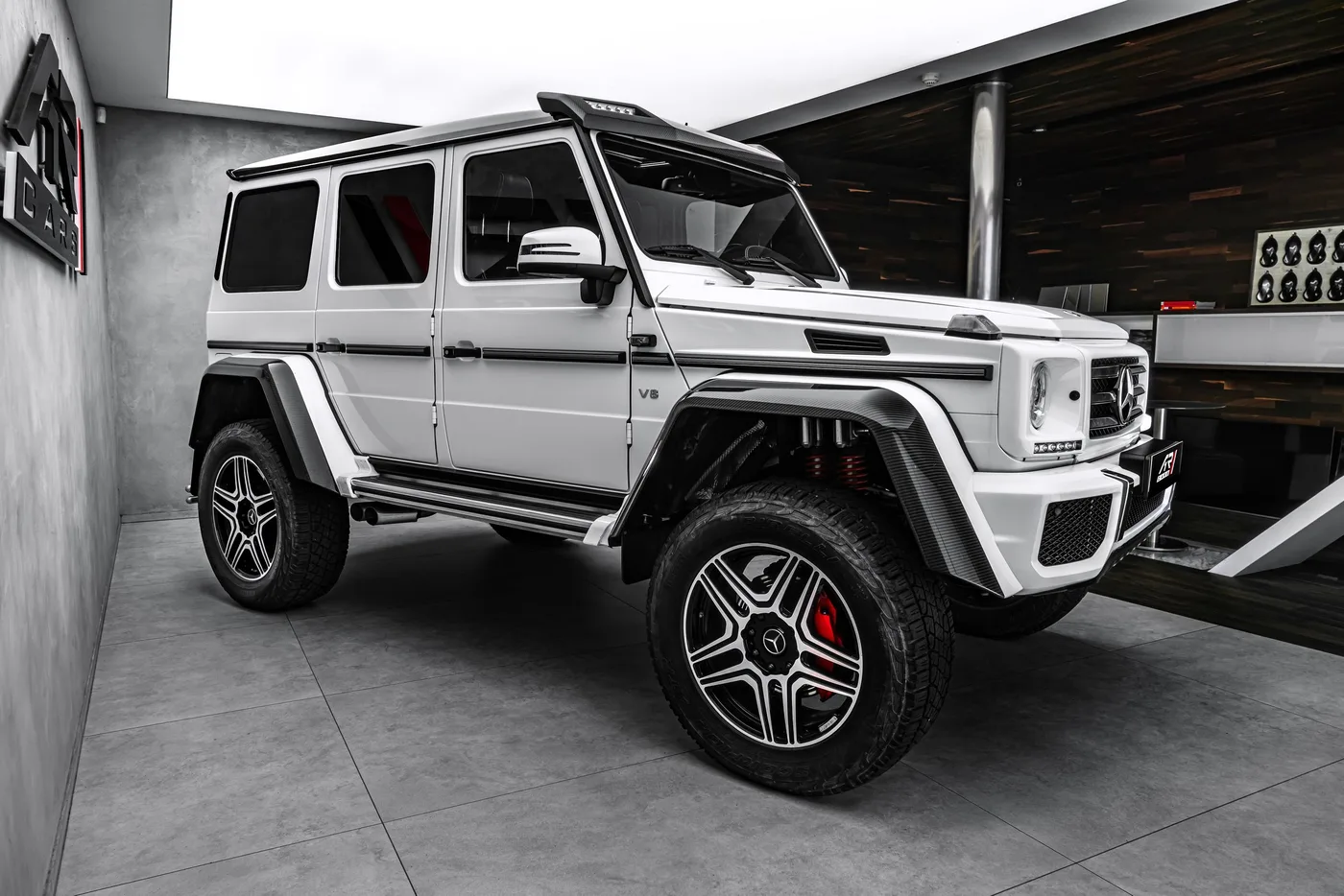 2017 Mercedes-Benz G 500 4x4² offered by a specialist dealer in Ostrava, Czechia, photo 4 of 15