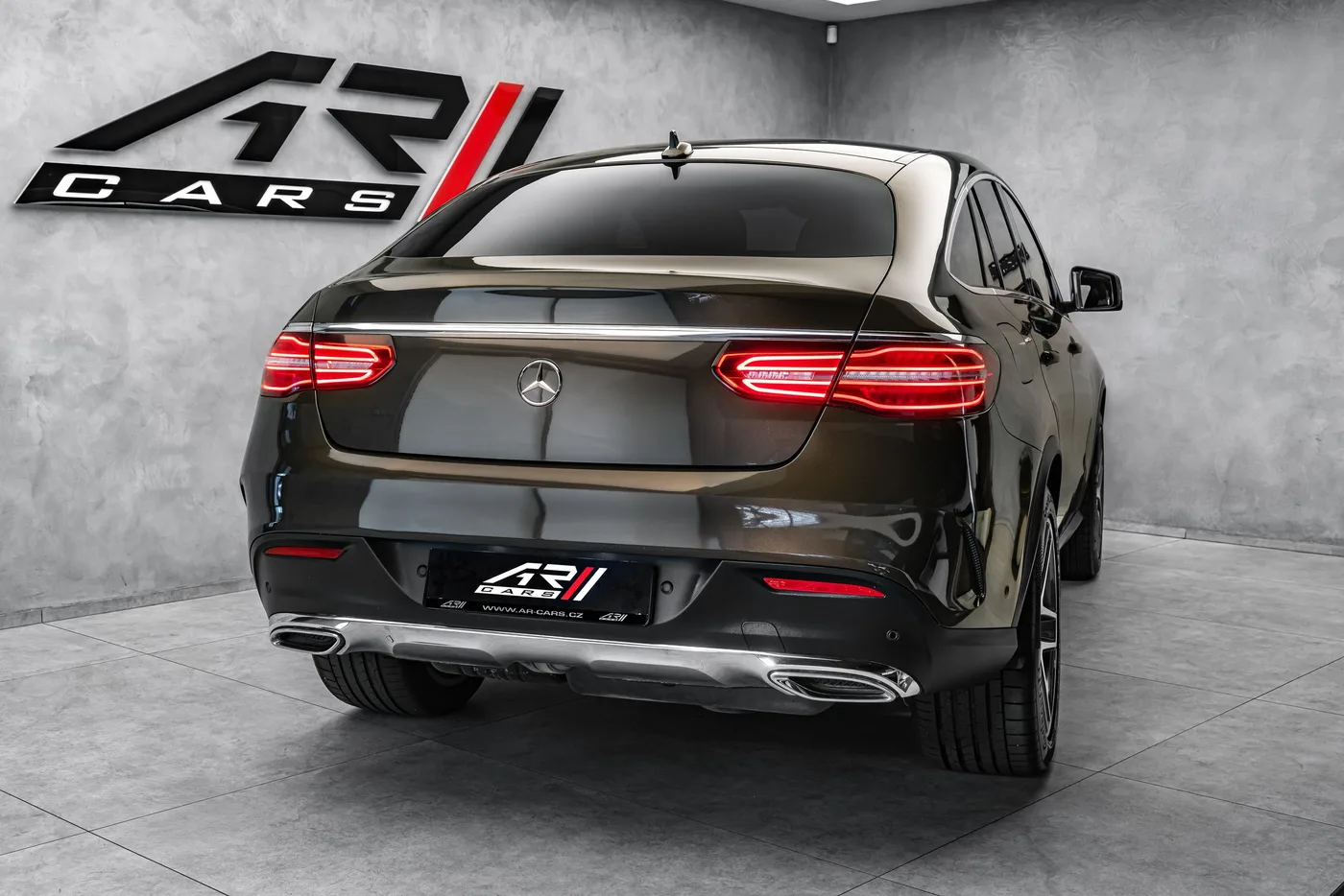 2017 Mercedes-Benz GLE 350 d 4MATIC Coupé proposée par un concessionnaire spécialisé à Ostrava, Tchéquie, photo 6 sur 23