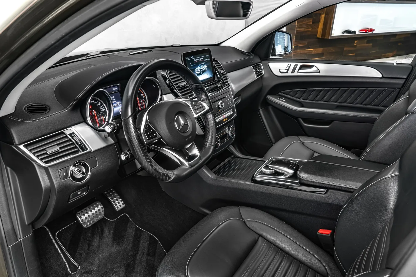 2017 Mercedes-Benz GLE 350 d 4MATIC Coupé proposée par un concessionnaire spécialisé à Ostrava, Tchéquie, photo 12 sur 23