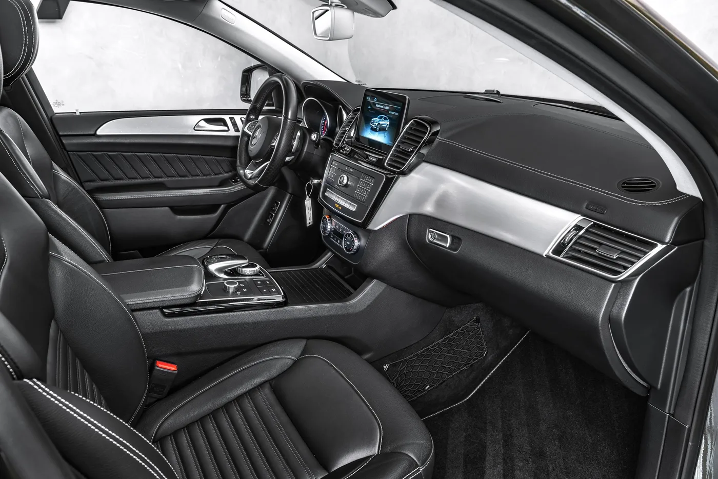 2017 Mercedes-Benz GLE 350 d 4MATIC Coupé proposée par un concessionnaire spécialisé à Ostrava, Tchéquie, photo 13 sur 23