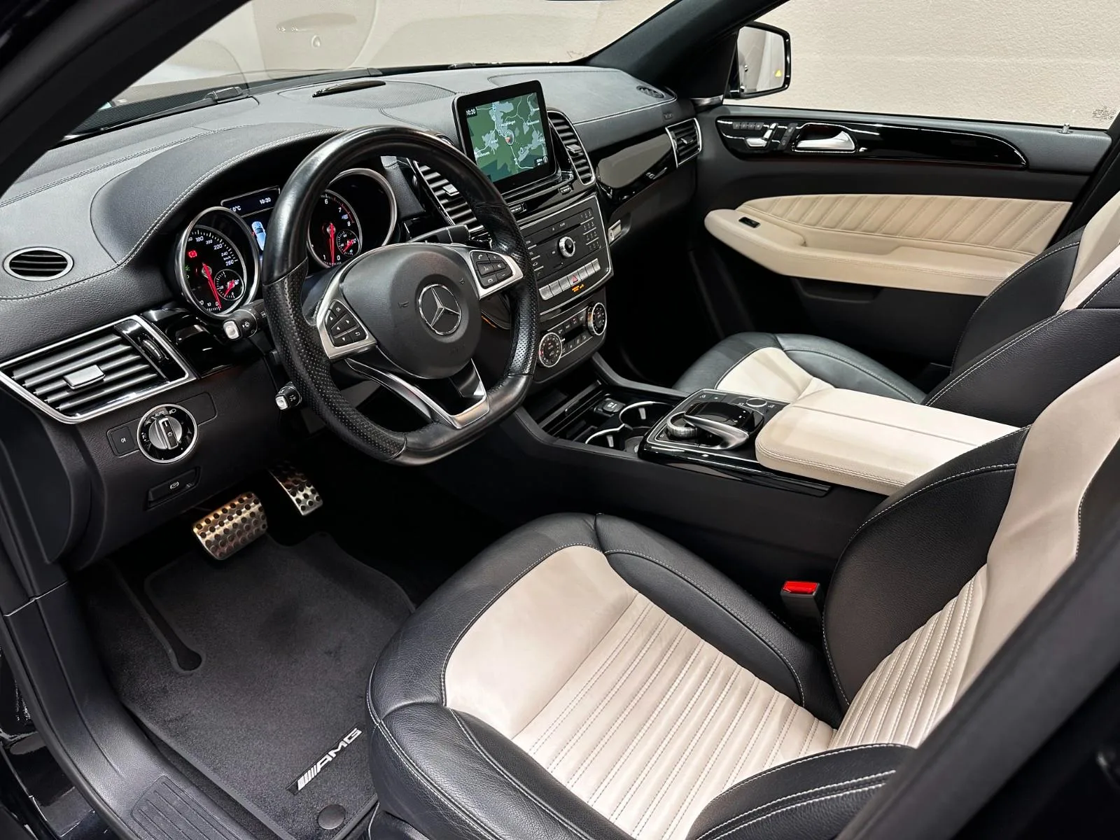 2017 Mercedes-Benz GLE 500 4MATIC Coupé, AMG Line, 8/30