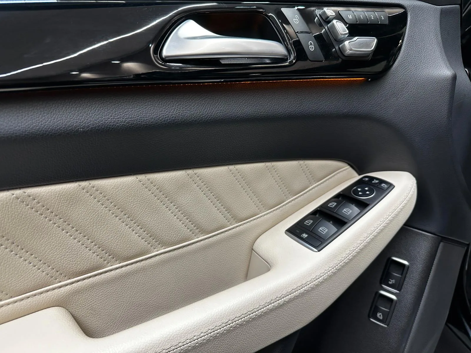 2017 Mercedes-Benz GLE 500 4MATIC Coupé, AMG Line, 12/30