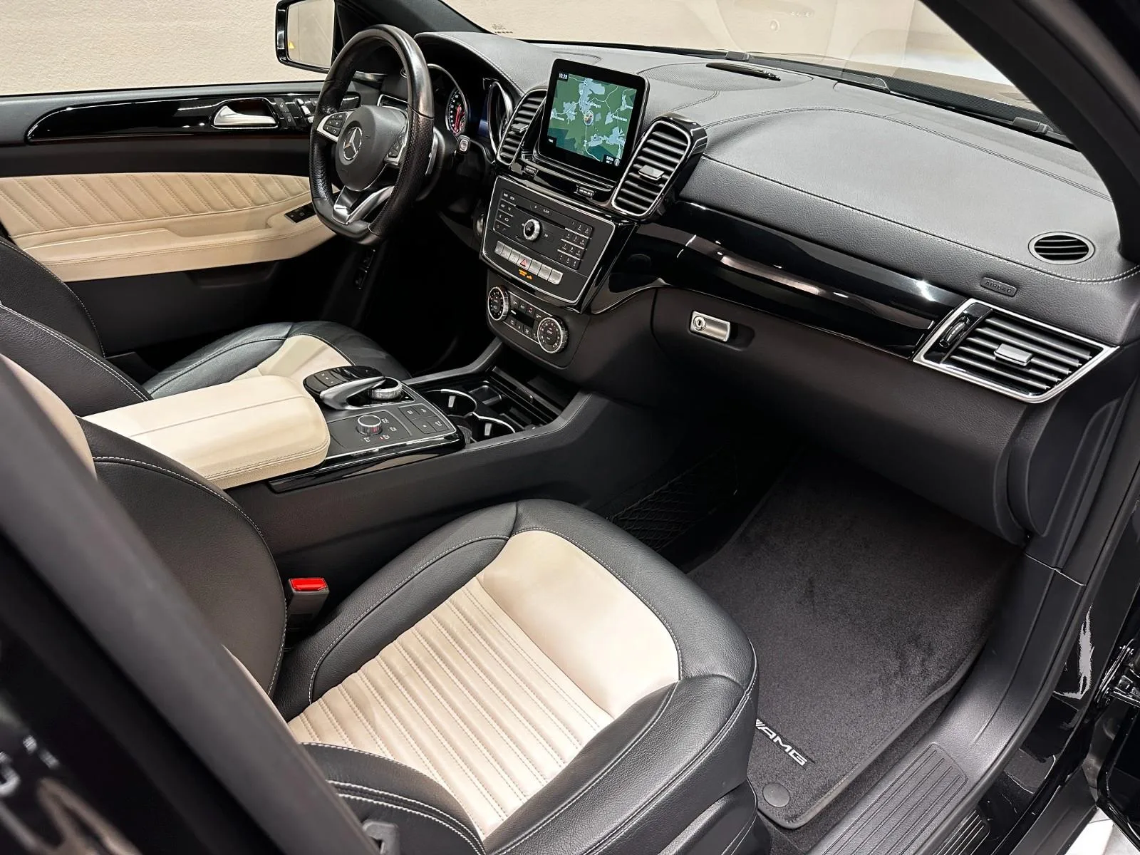 2017 Mercedes-Benz GLE 500 4MATIC Coupé, AMG Line, 23/30