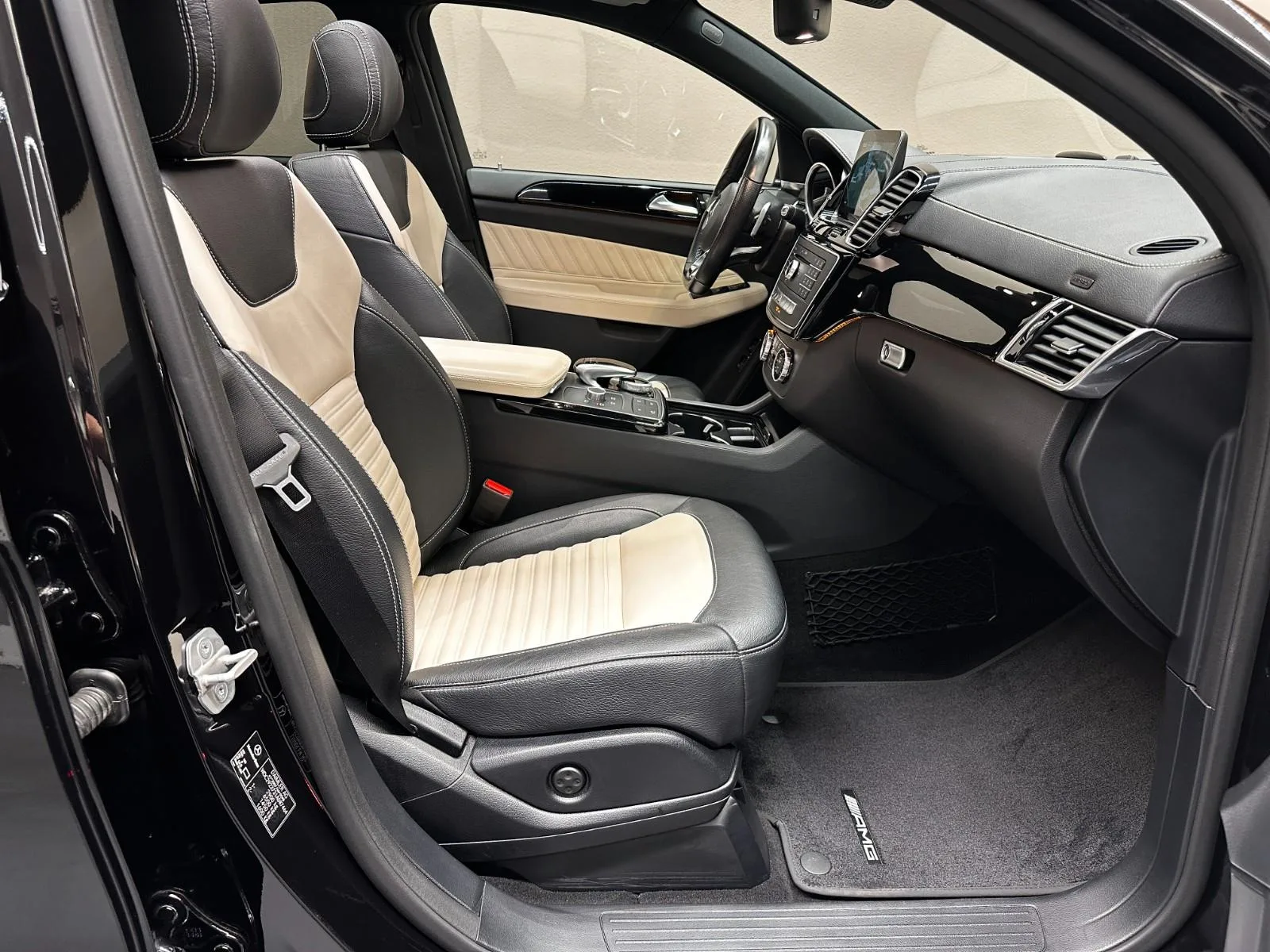 2017 Mercedes-Benz GLE 500 4MATIC Coupé, AMG Line, 26/30