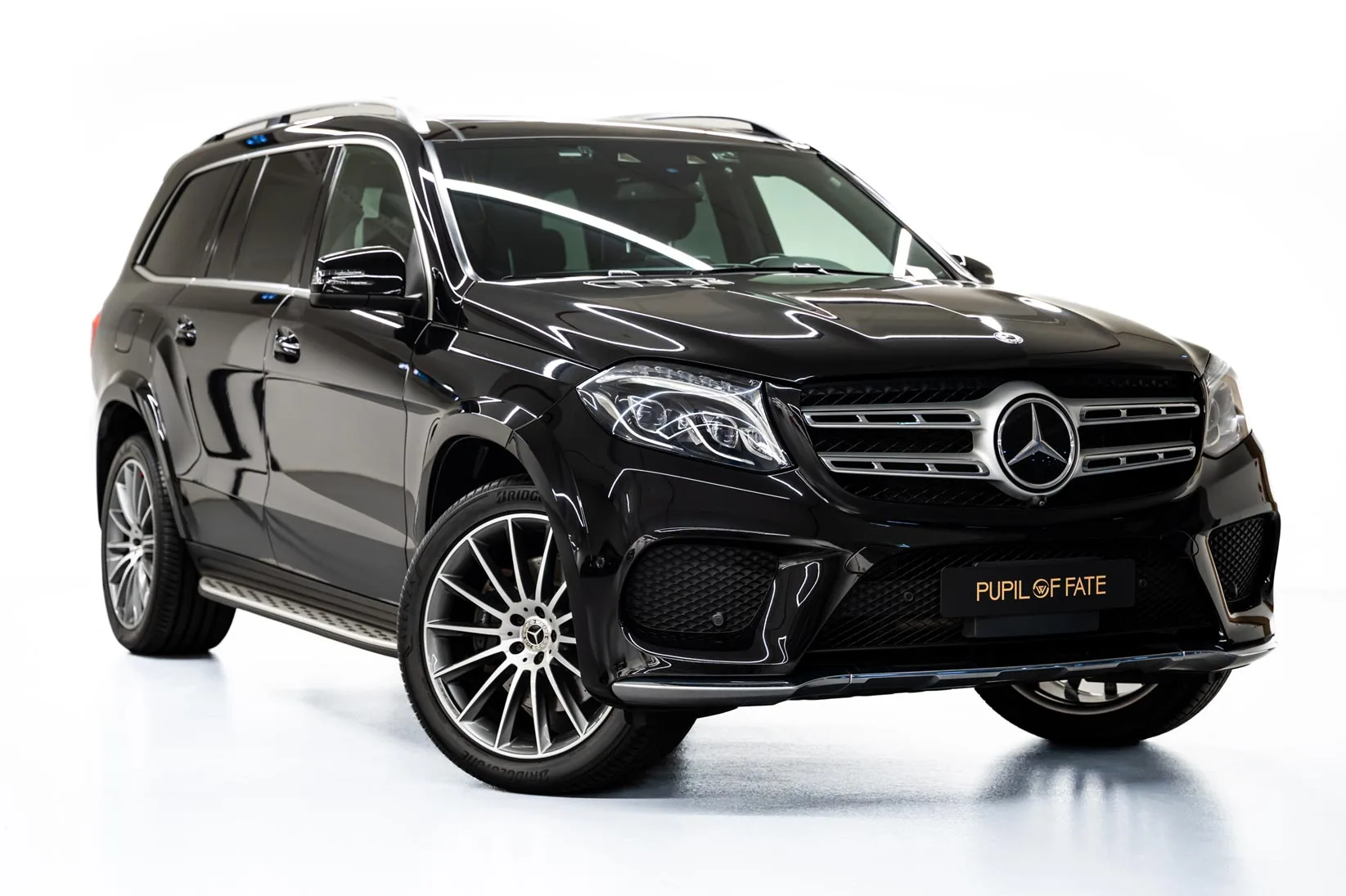 2017 Mercedes-Benz GLS 500 proposée par un concessionnaire spécialisé à Dubaï, Émirats arabes unis, photo principale