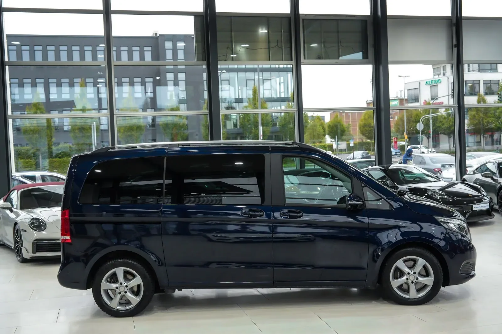 2017 Mercedes-Benz V 220 d Edition, Compact, 6/29