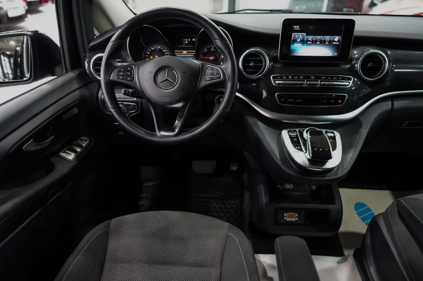 2017 Mercedes-Benz V 220 d Edition, Compact, 16/29