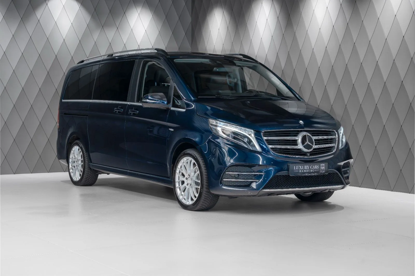 2017 Mercedes-Benz V 250 d Avantgarde angeboten von einem Supersportwagenhändler in Schenefeld, Deutschland, Hauptfoto