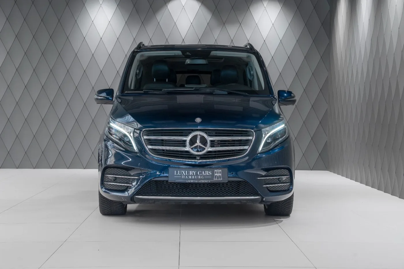 2017 Mercedes-Benz V 250 d Avantgarde angeboten von einem Supersportwagenhändler in Schenefeld, Deutschland, Foto 2 von 25