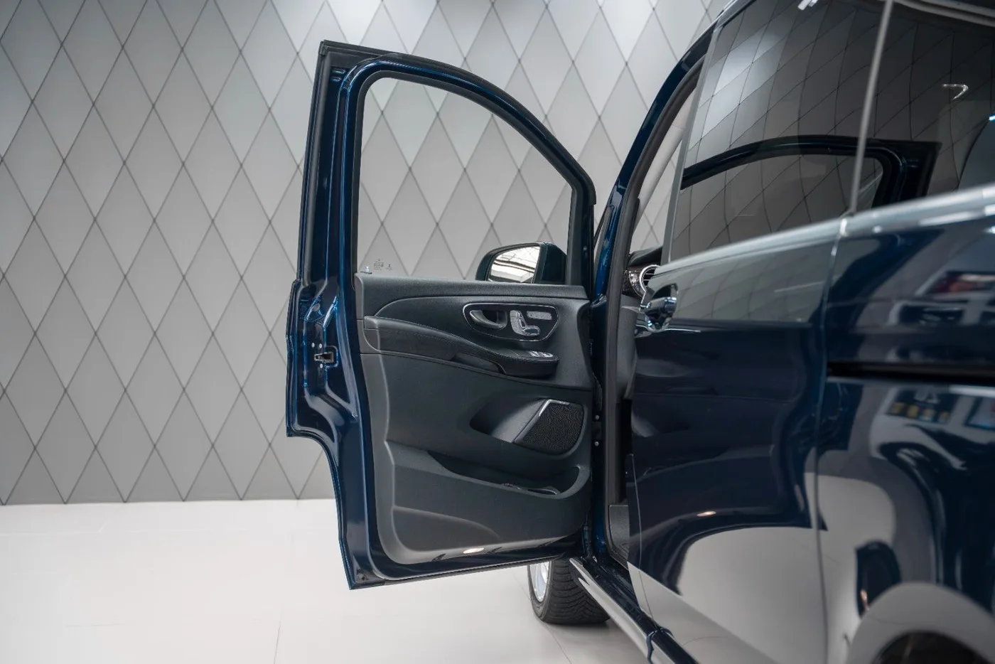 2017 Mercedes-Benz V 250 d Avantgarde angeboten von einem Supersportwagenhändler in Schenefeld, Deutschland, Foto 13 von 25