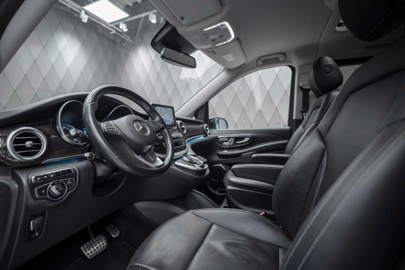 2017 Mercedes-Benz V 250 d Avantgarde angeboten von einem Supersportwagenhändler in Schenefeld, Deutschland, Foto 14 von 25