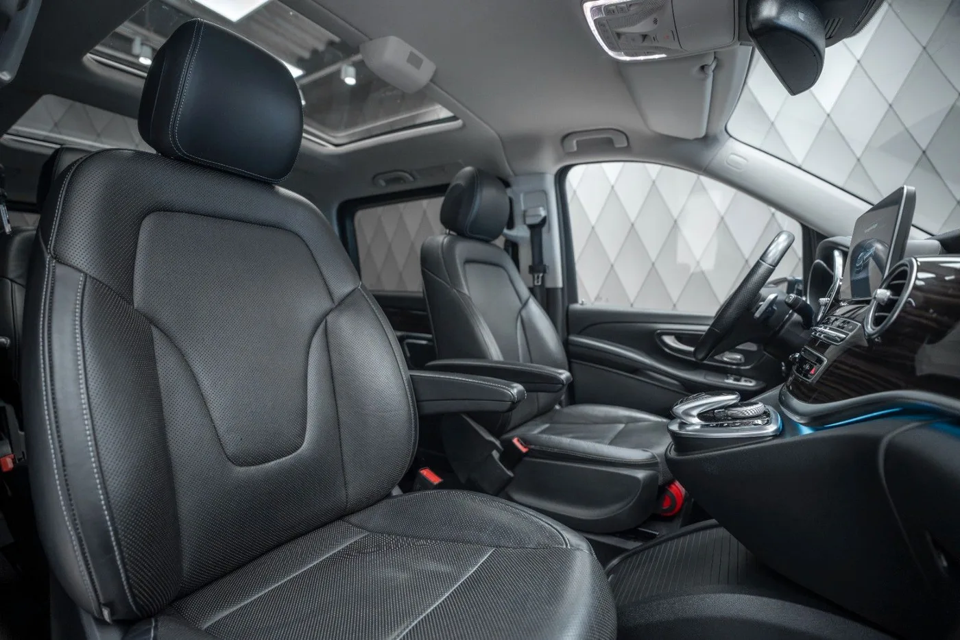 2017 Mercedes-Benz V 250 d Avantgarde angeboten von einem Supersportwagenhändler in Schenefeld, Deutschland, Foto 17 von 25