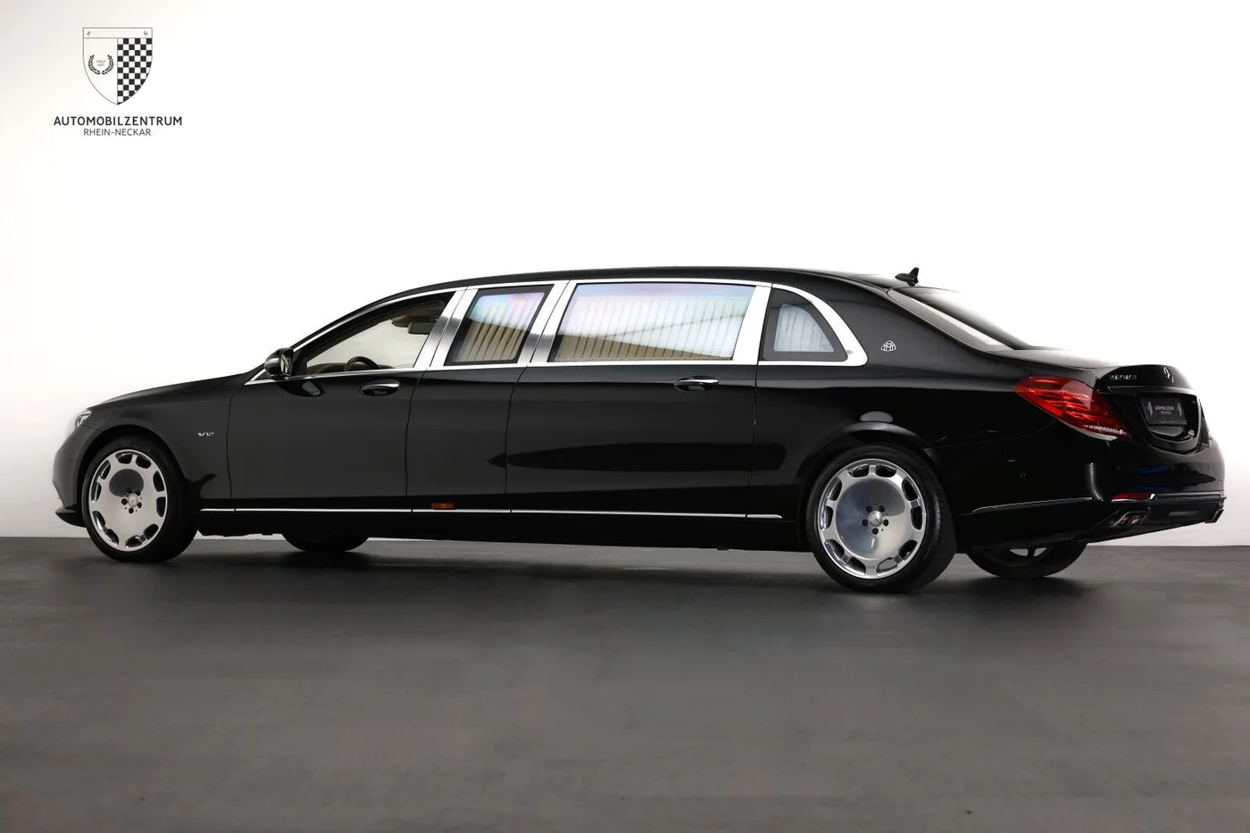 2017 Mercedes-Maybach S 600 Pullman proposée par un spécialiste de la supercar à Viernheim, Allemagne, photo 6 sur 25