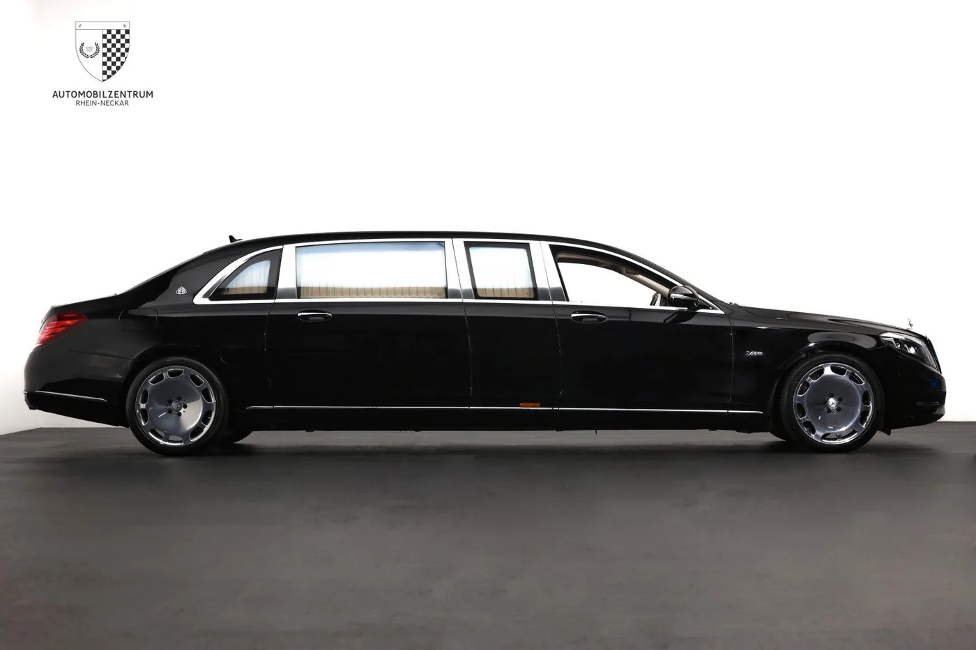 2017 Mercedes-Maybach S 600 Pullman proposée par un spécialiste de la supercar à Viernheim, Allemagne, photo 7 sur 25