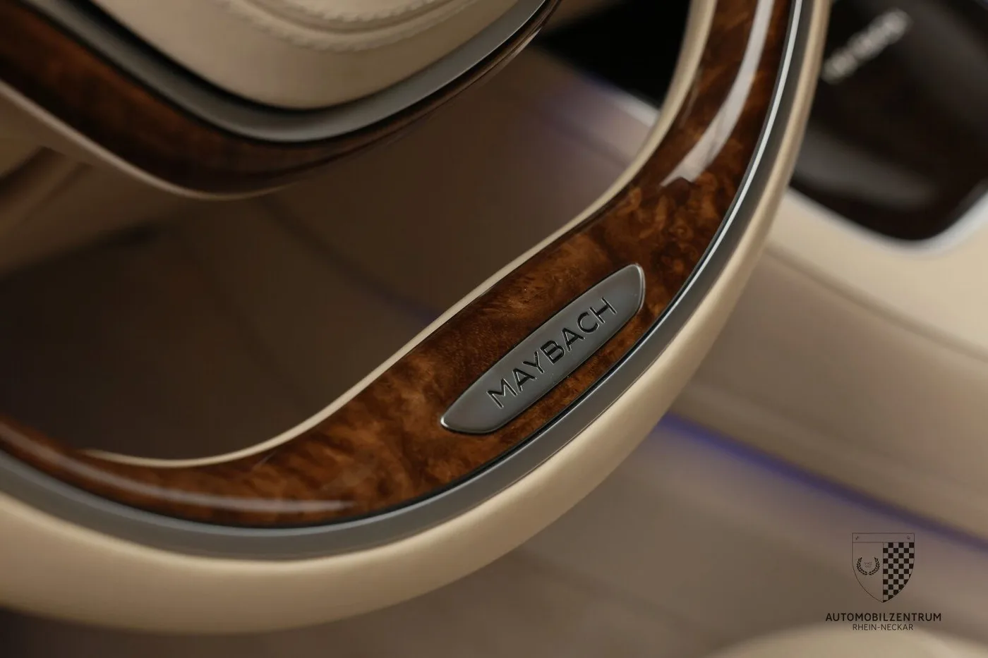 2017 Mercedes-Maybach S 600 Pullman proposée par un spécialiste de la supercar à Viernheim, Allemagne, photo 15 sur 25