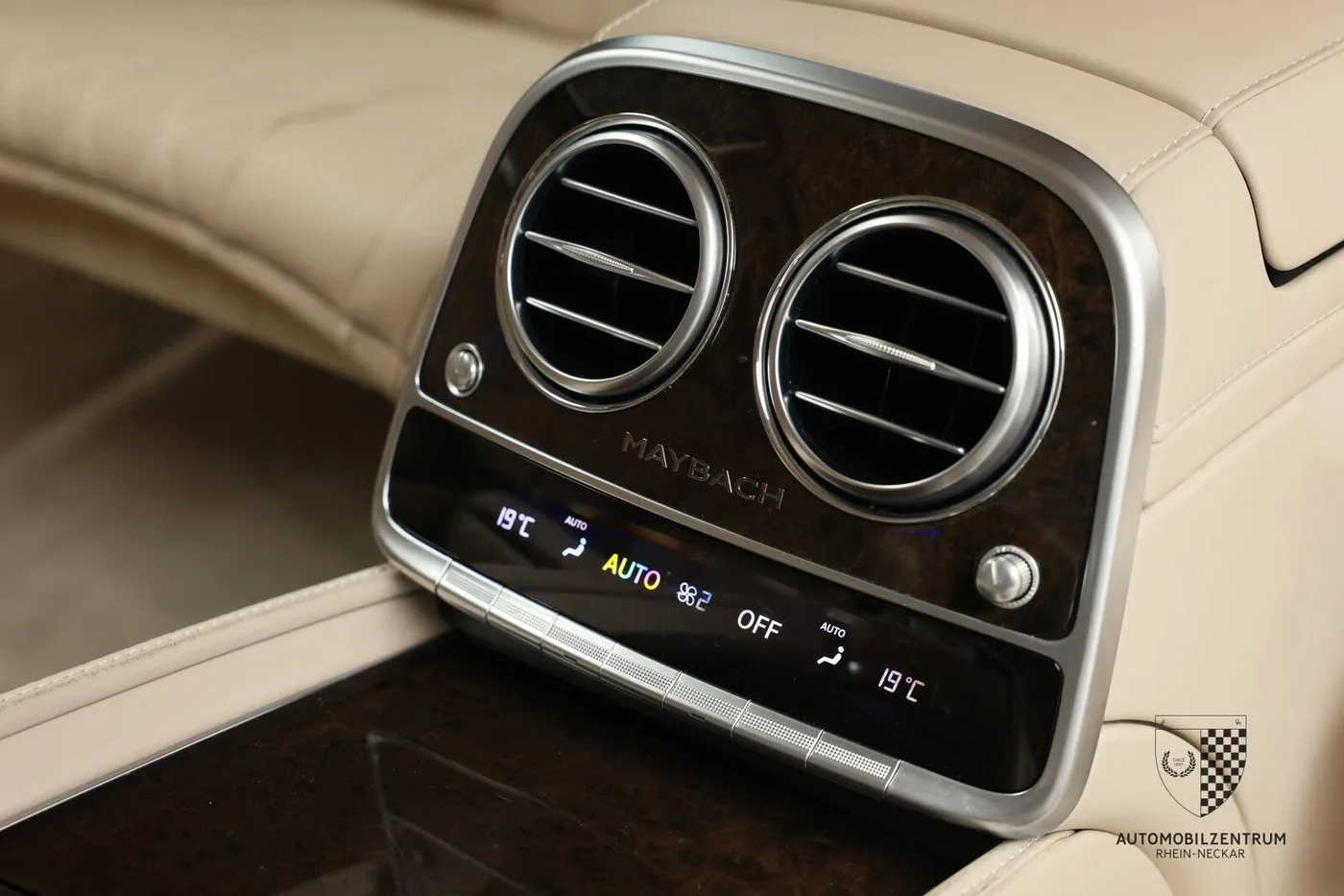 2017 Mercedes-Maybach S 600 Pullman proposée par un spécialiste de la supercar à Viernheim, Allemagne, photo 23 sur 25