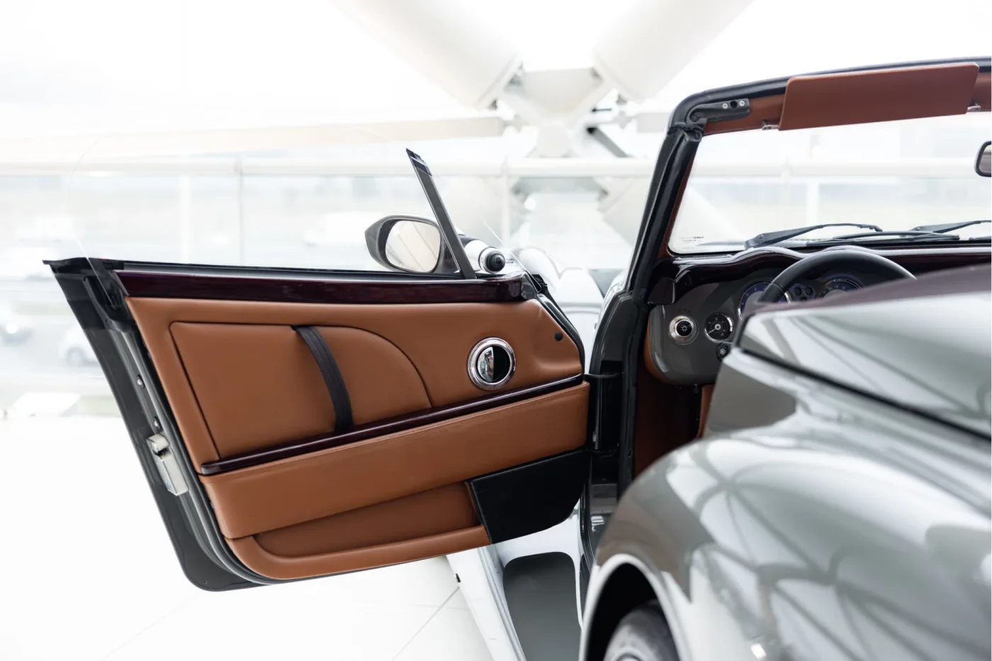 2017 Morgan Aero 8 offered by an official McLaren and Morgan dealer in Utrecht, Netherlands, photo 3 of 25