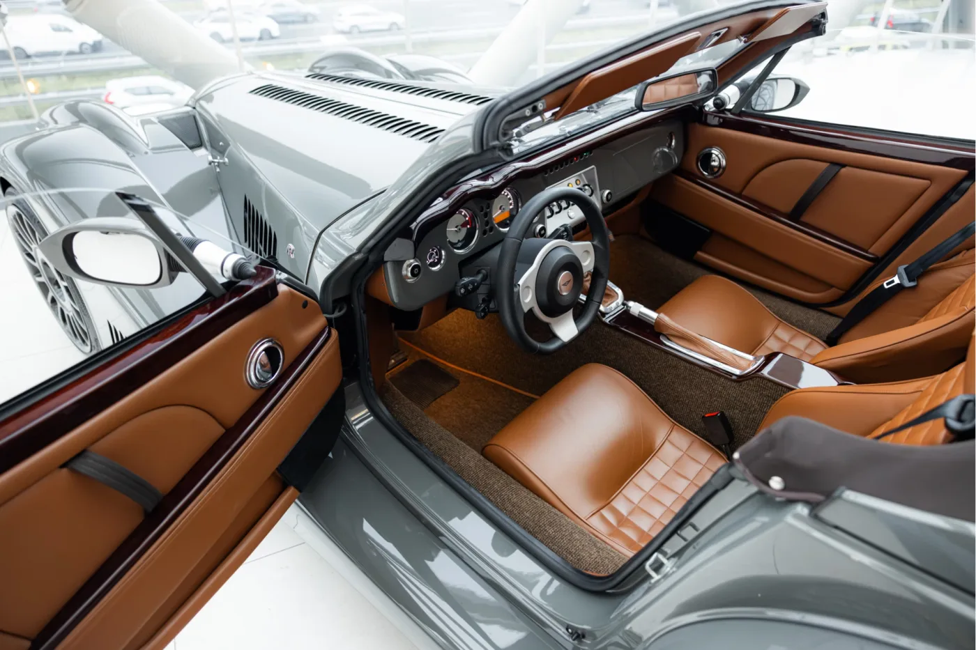 2017 Morgan Aero 8 offered by an official McLaren and Morgan dealer in Utrecht, Netherlands, photo 9 of 25