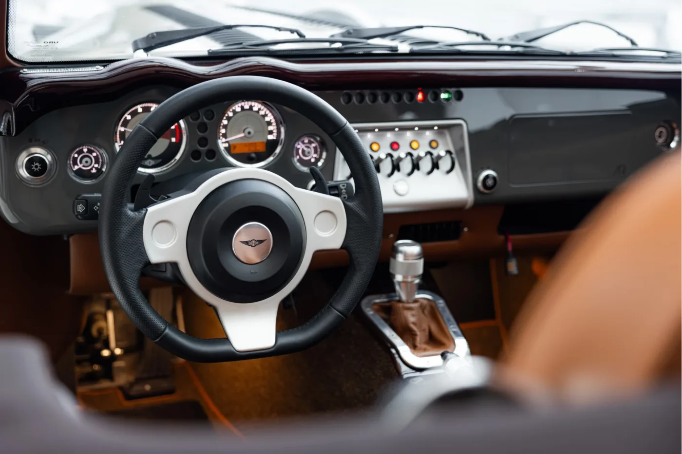 2017 Morgan Aero 8 offered by an official McLaren and Morgan dealer in Utrecht, Netherlands, photo 10 of 25