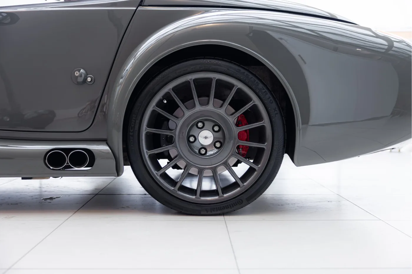 2017 Morgan Aero 8 offered by an official McLaren and Morgan dealer in Utrecht, Netherlands, photo 24 of 25