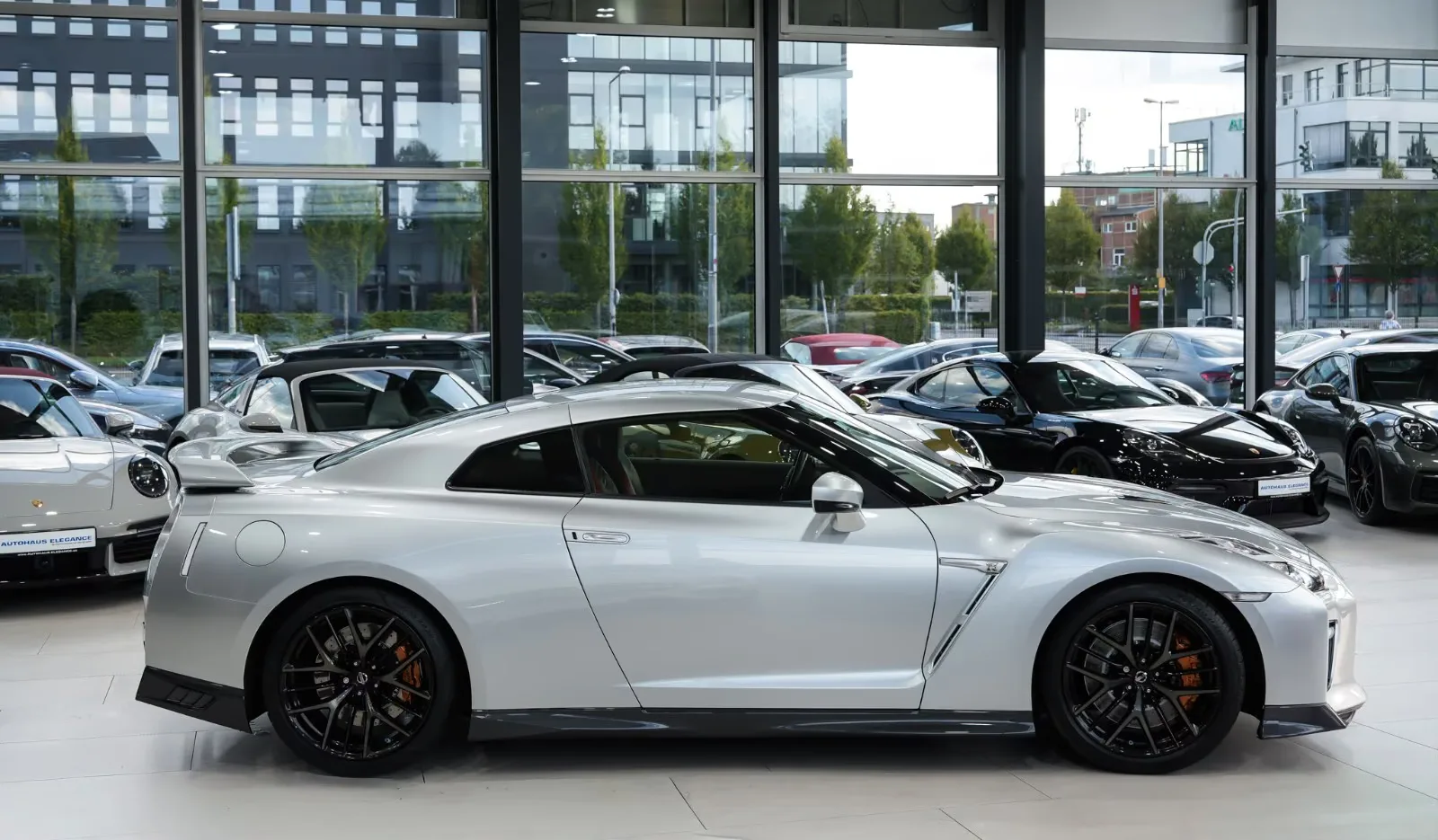 2017 Nissan GT-R Black Edition, 6/30