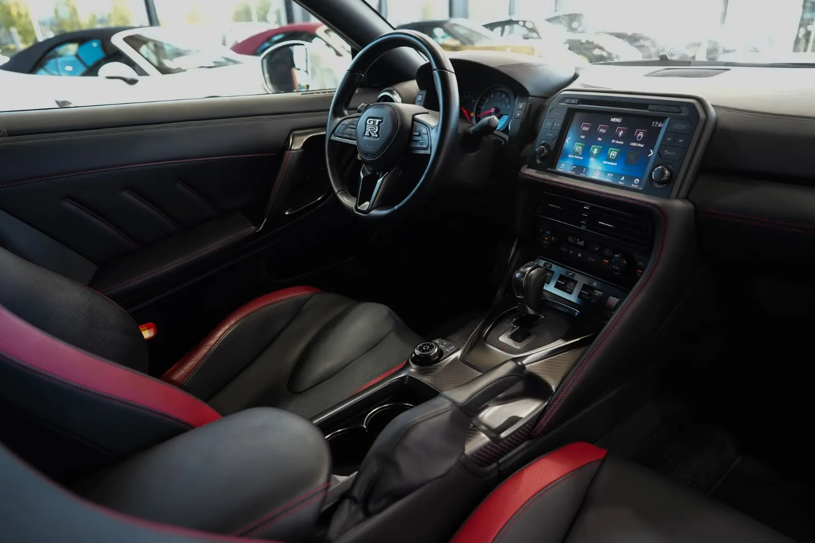 2017 Nissan GT-R Black Edition, 18/30