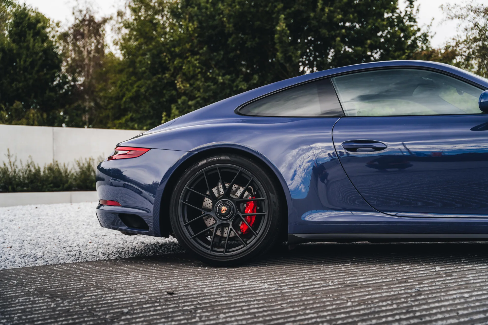 2017 Porsche 911 Carrera 4 GTS, 6/30