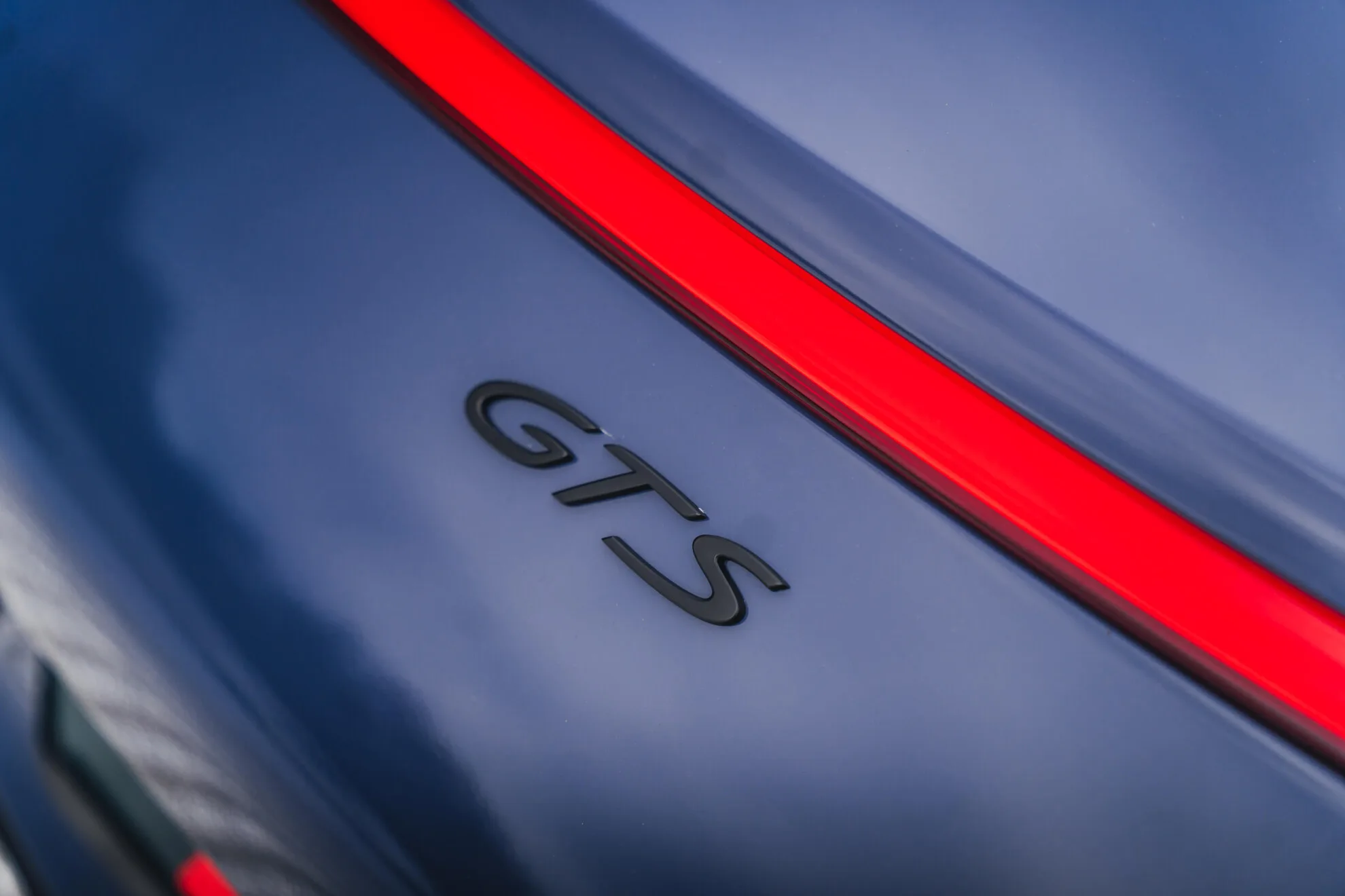 2017 Porsche 911 Carrera 4 GTS, 12/30