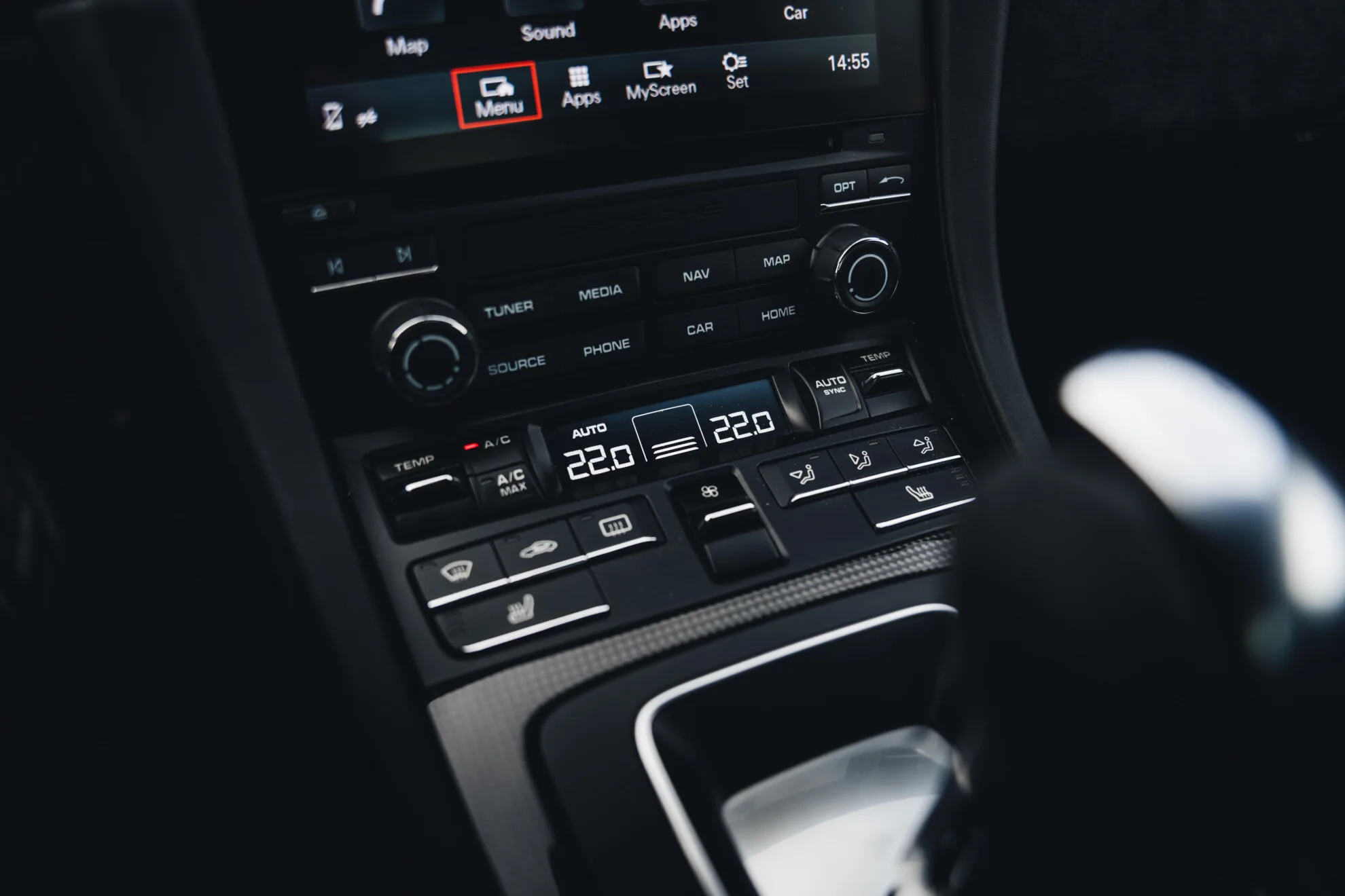 2017 Porsche 911 Carrera 4 GTS, 24/30