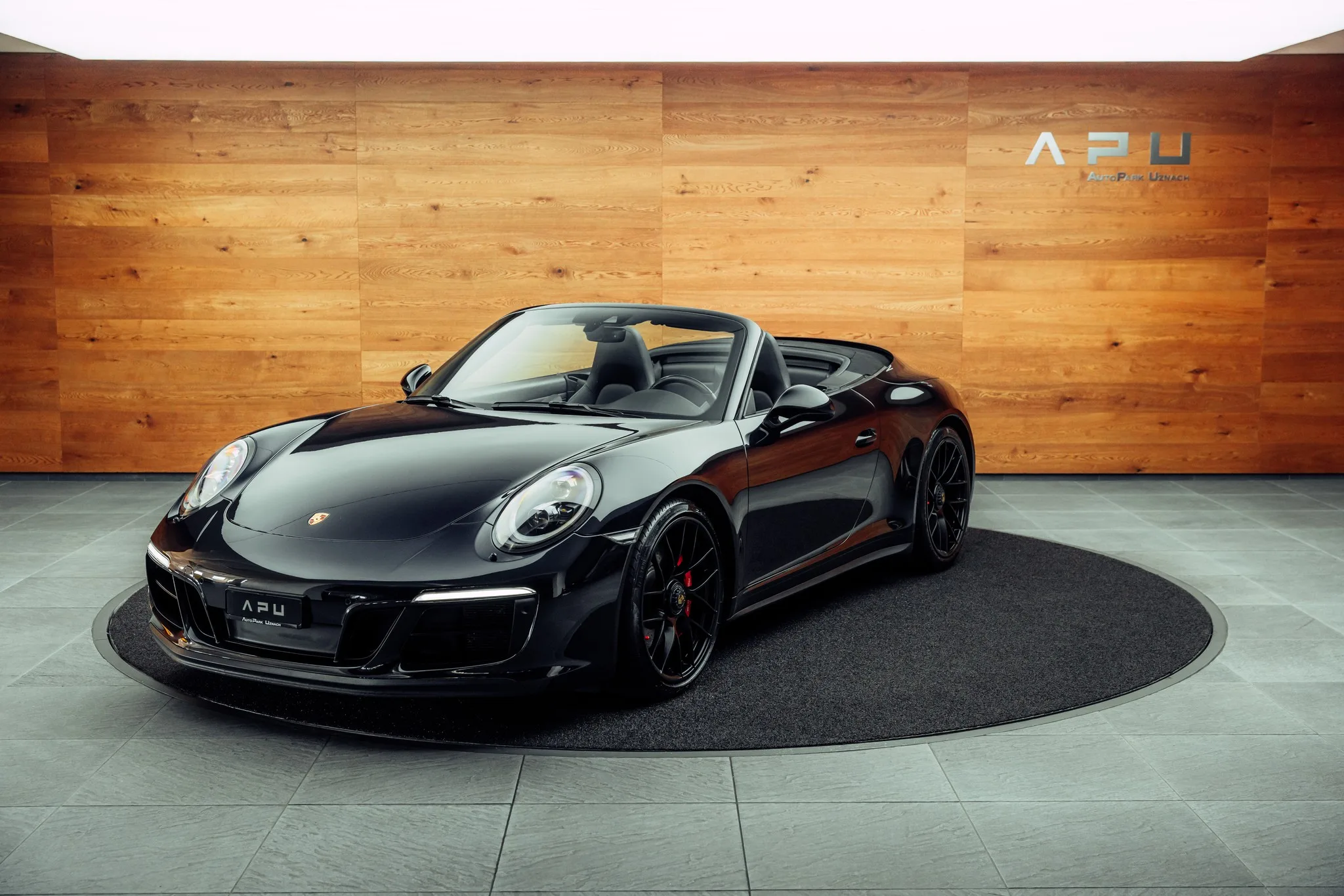 2017 Porsche 911 Carrera 4 GTS Cabriolet, 4/21