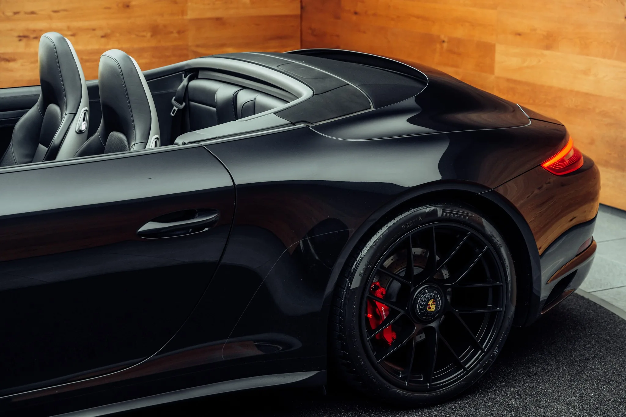 2017 Porsche 911 Carrera 4 GTS Cabriolet, 18/21