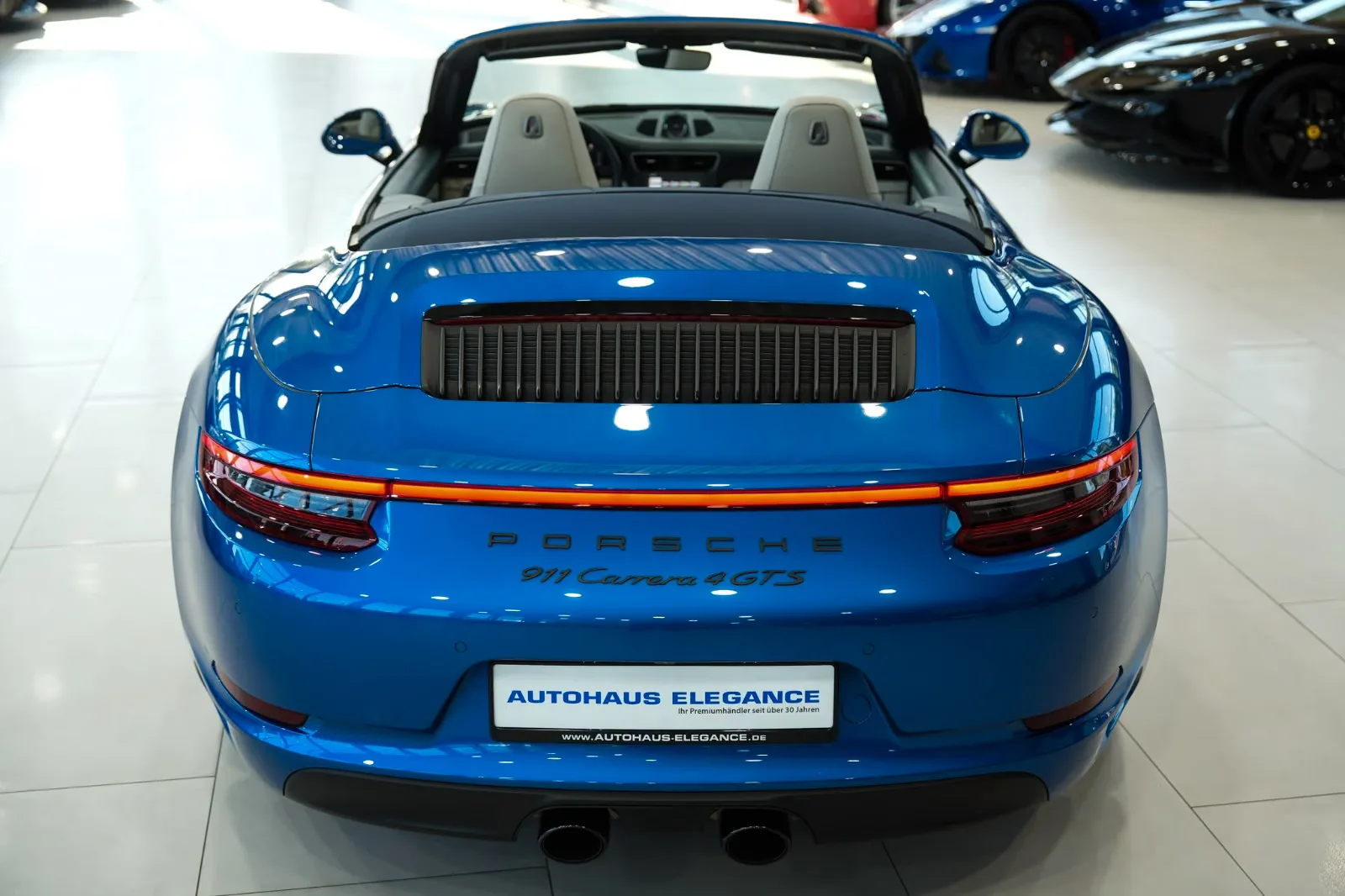 2017 Porsche 911 Carrera 4 GTS Cabriolet, 5/30