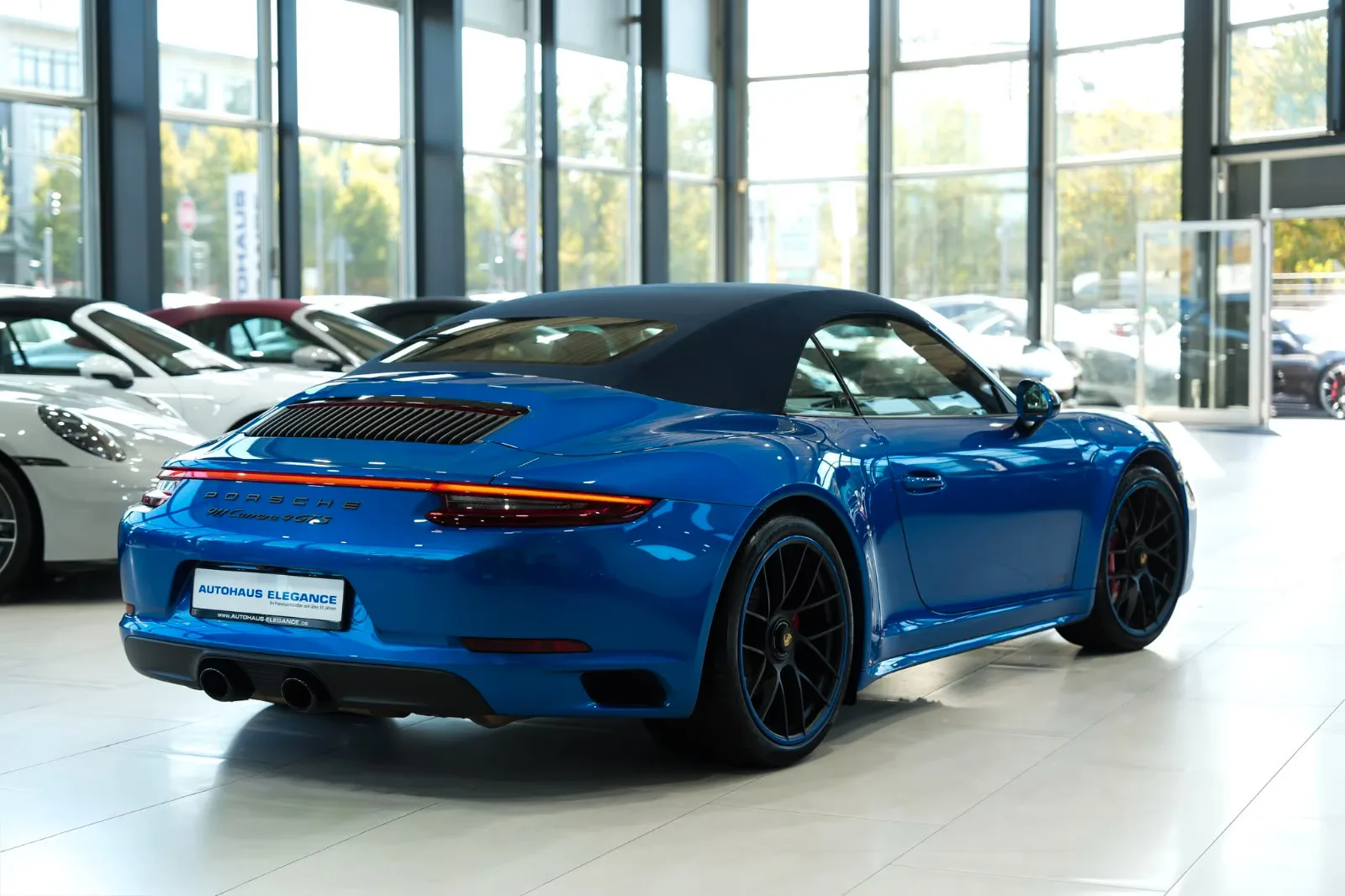 2017 Porsche 911 Carrera 4 GTS Cabriolet, 8/30