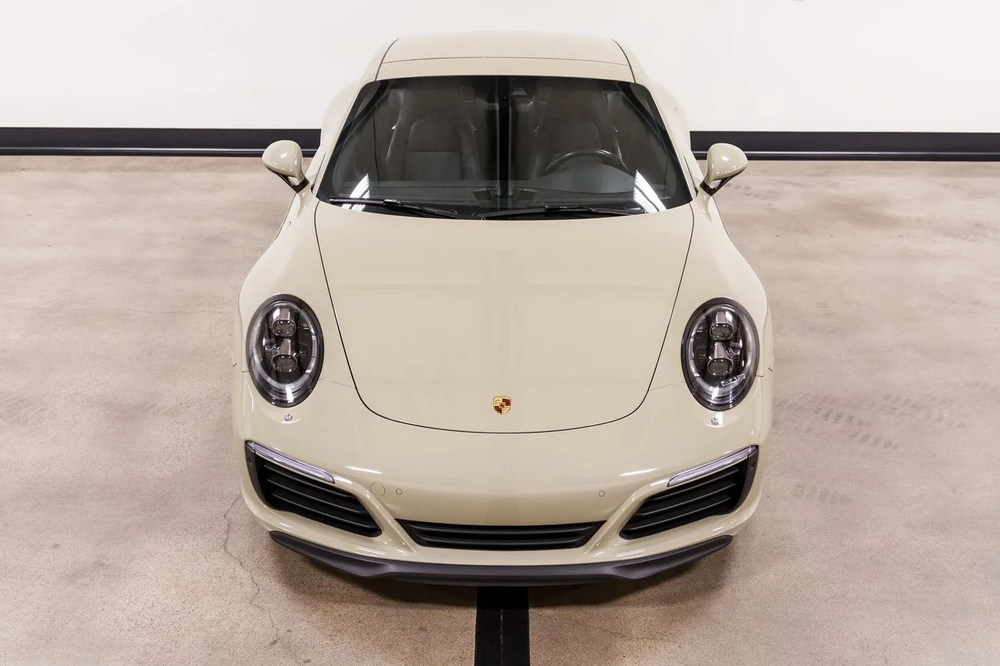 2017 Porsche 911 Carrera 4S vendue par un concessionnaire spécialisé à Costa Mesa, États-Unis, photo 9 sur 15