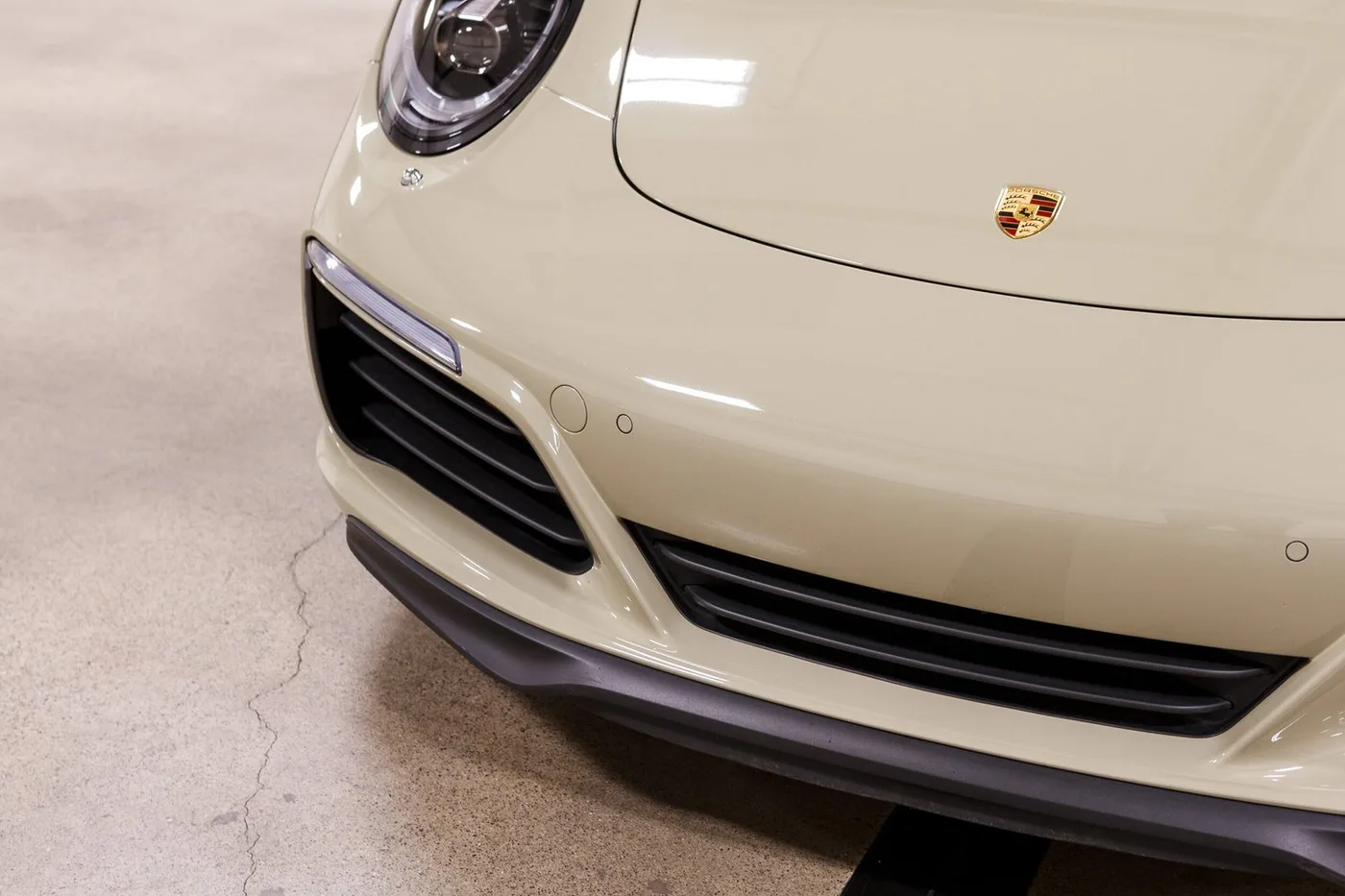 2017 Porsche 911 Carrera 4S vendue par un concessionnaire spécialisé à Costa Mesa, États-Unis, photo 15 sur 15