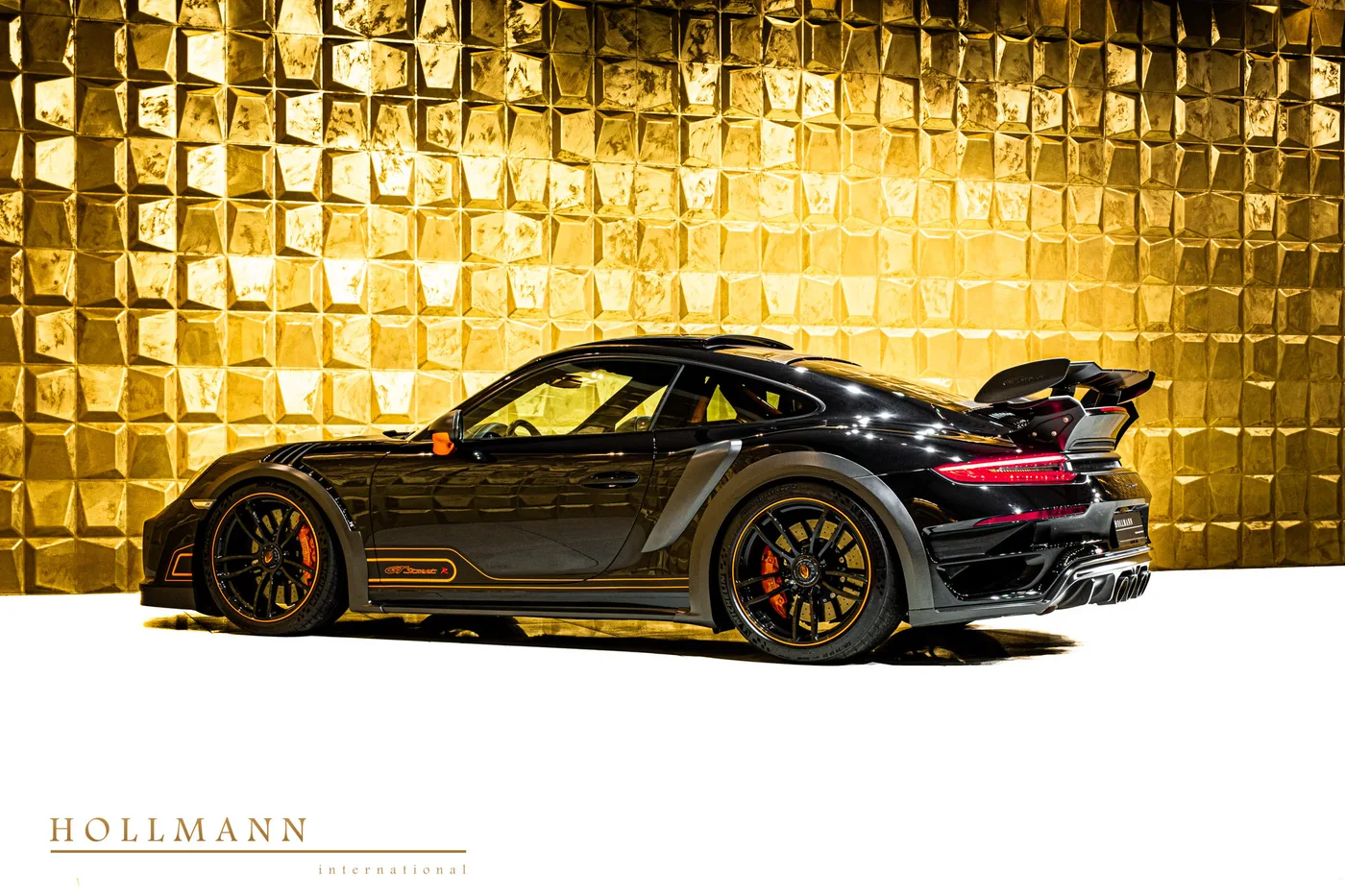 2017 Porsche 911 Turbo S proposée par un concessionnaire spécialisé à Stuhr, Allemagne, photo 5 sur 8