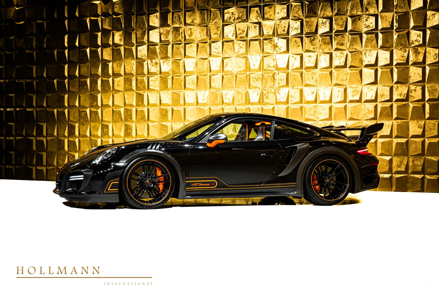 2017 Porsche 911 Turbo S proposée par un concessionnaire spécialisé à Stuhr, Allemagne, photo 6 sur 8