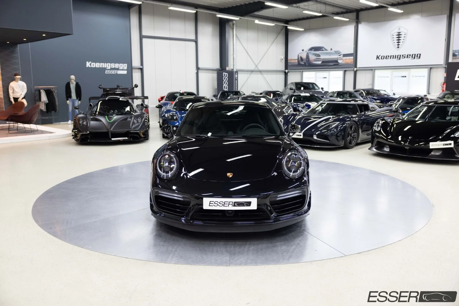 2017 Porsche 911 Turbo S, 2/30