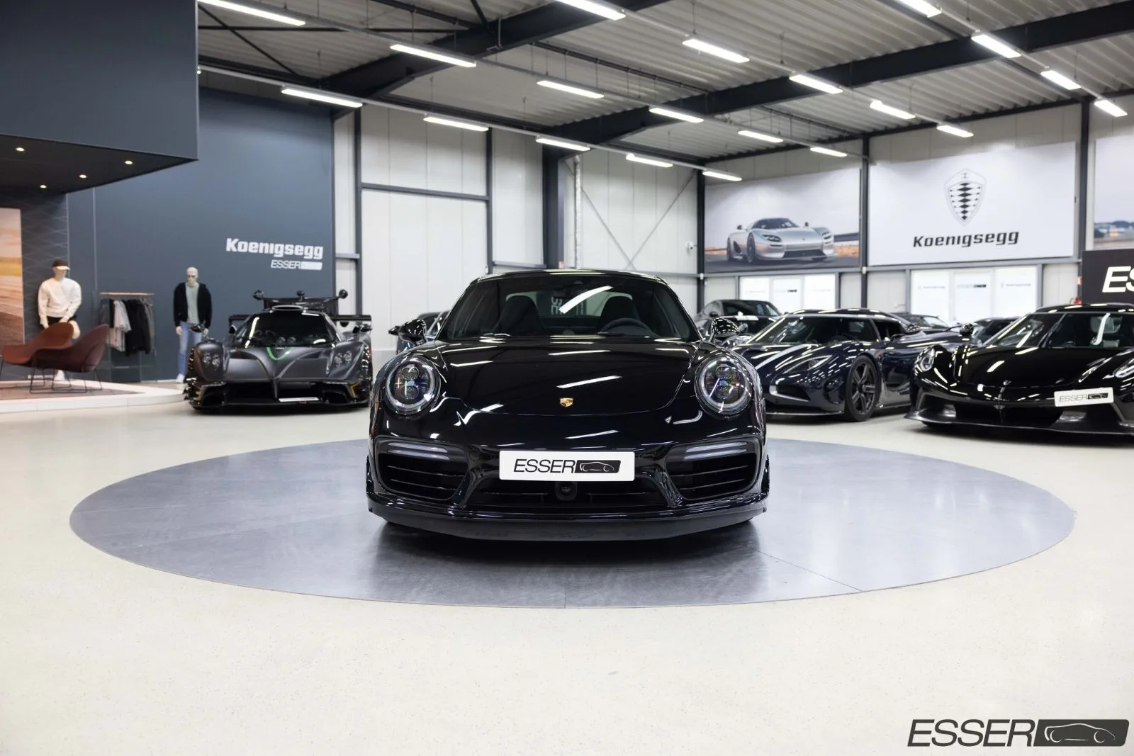 2017 Porsche 911 Turbo S, 3/30